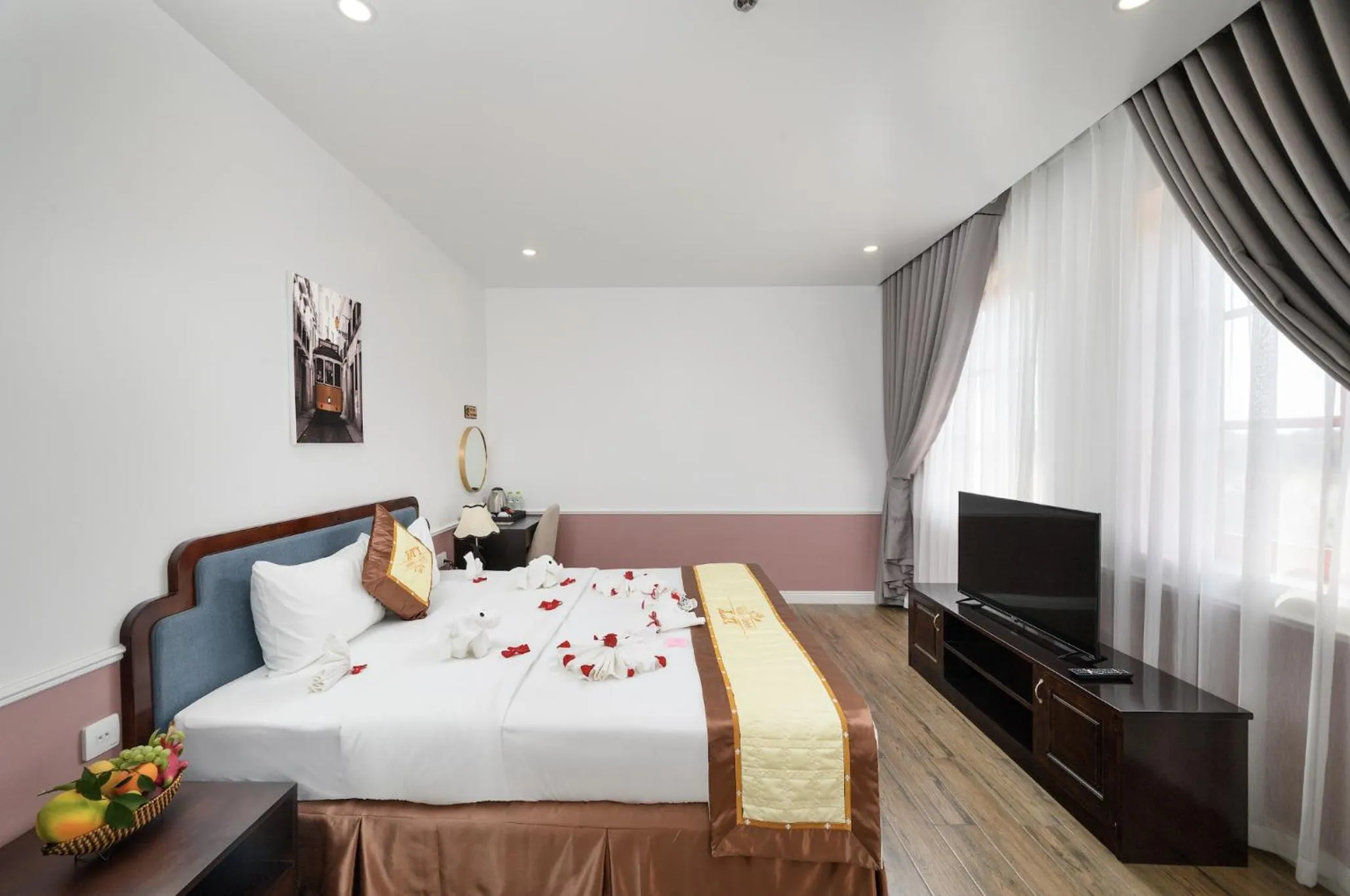 Bedroom, Bed in Harry Phu Quoc Hotel 3