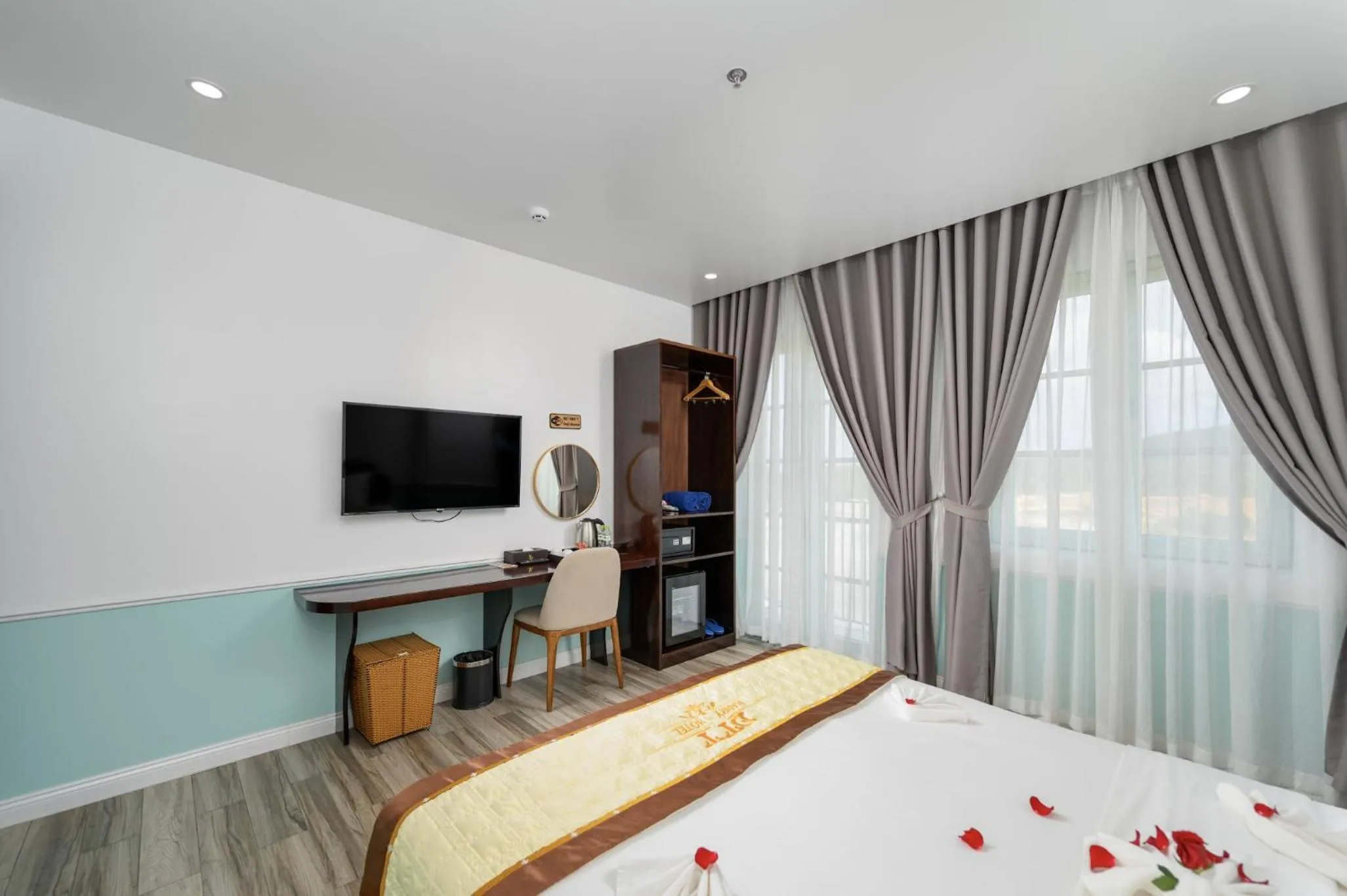 Bedroom, Bed in Harry Phu Quoc Hotel 3