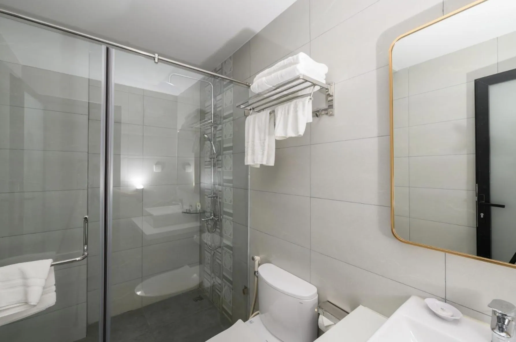 Bathroom in Harry Phu Quoc Hotel 3