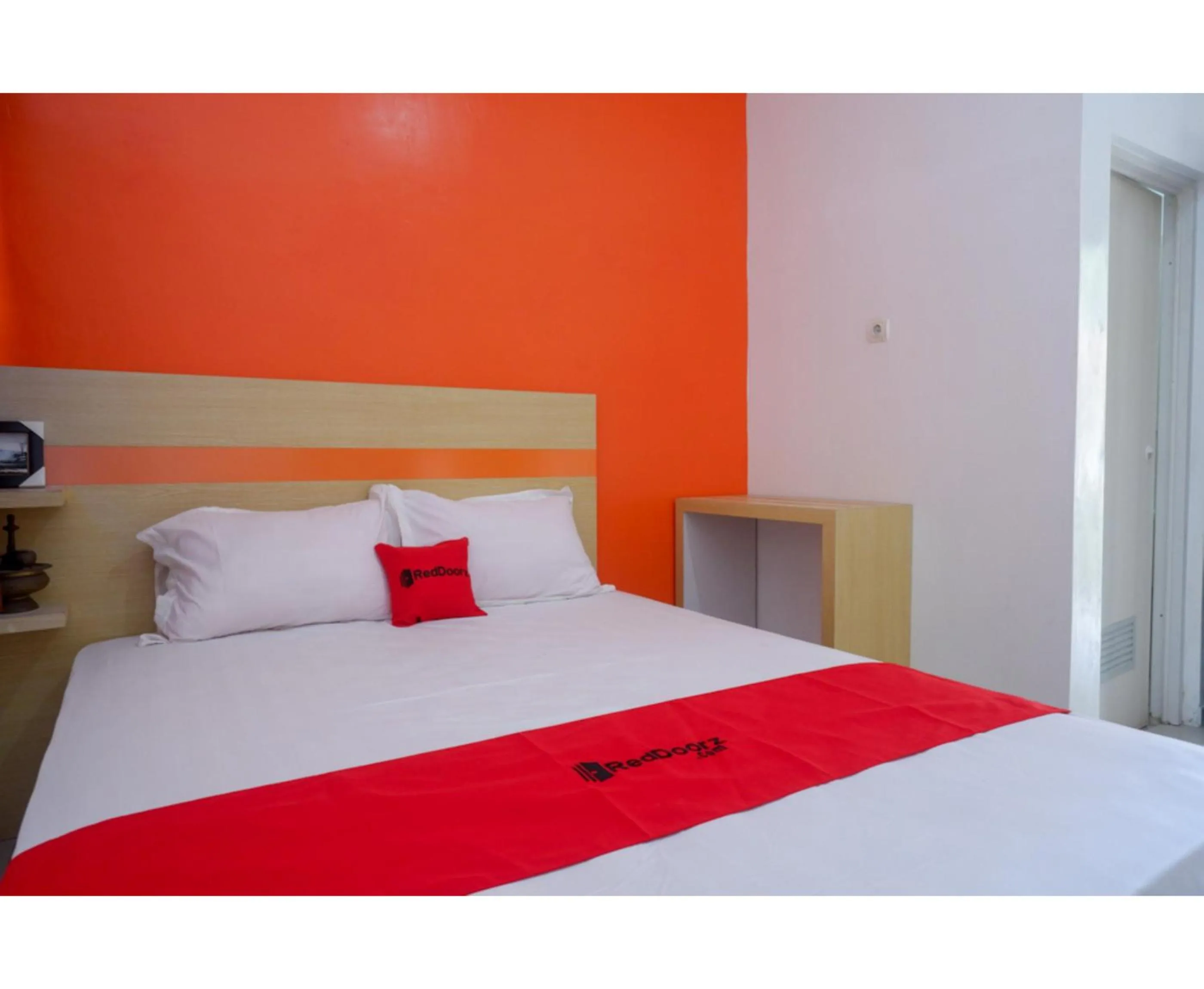 Bed in RedDoorz Syariah near Alun Alun Kota Rembang