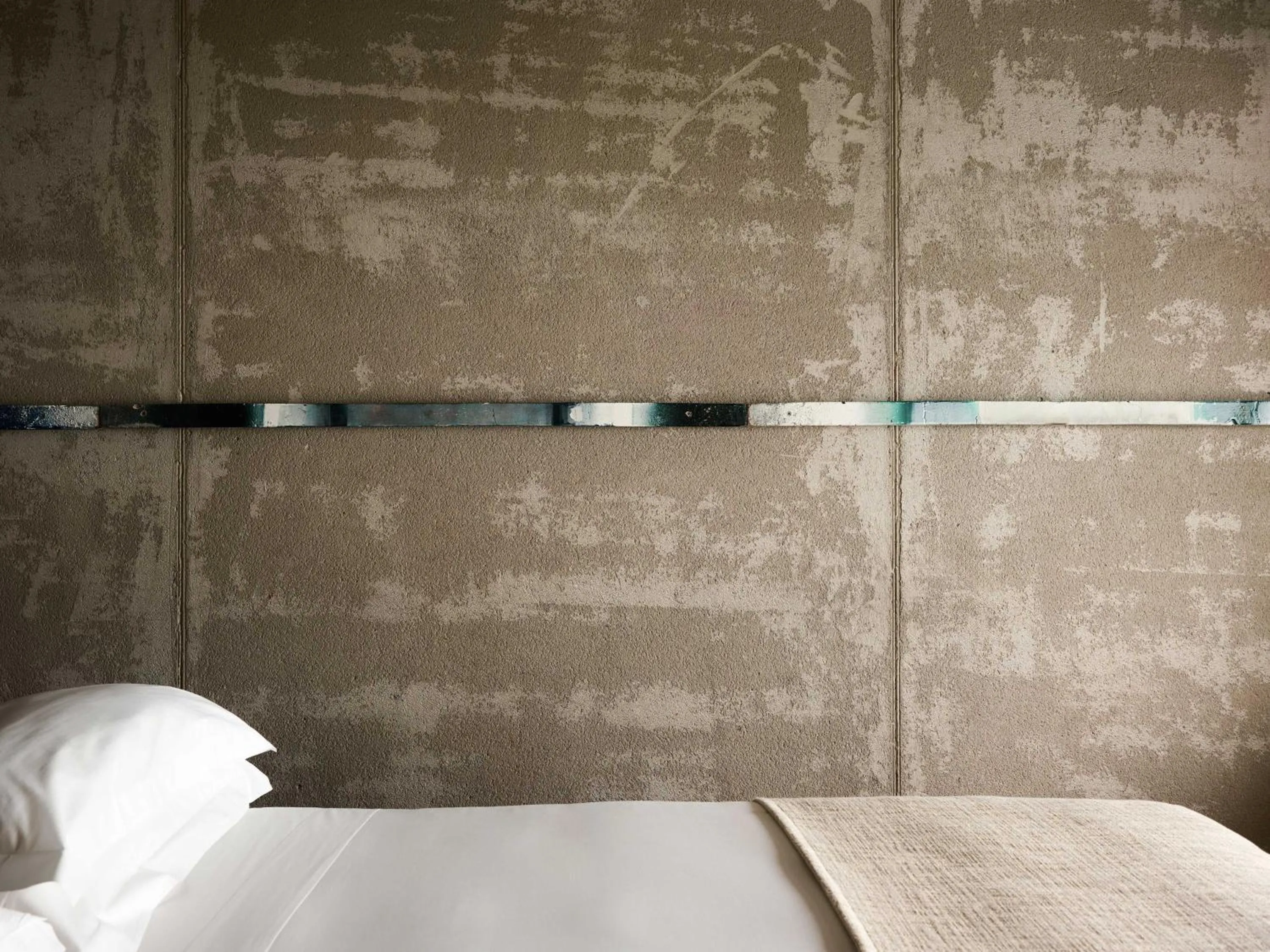 Bed in STRAF, Milan, a Member of Design Hotels