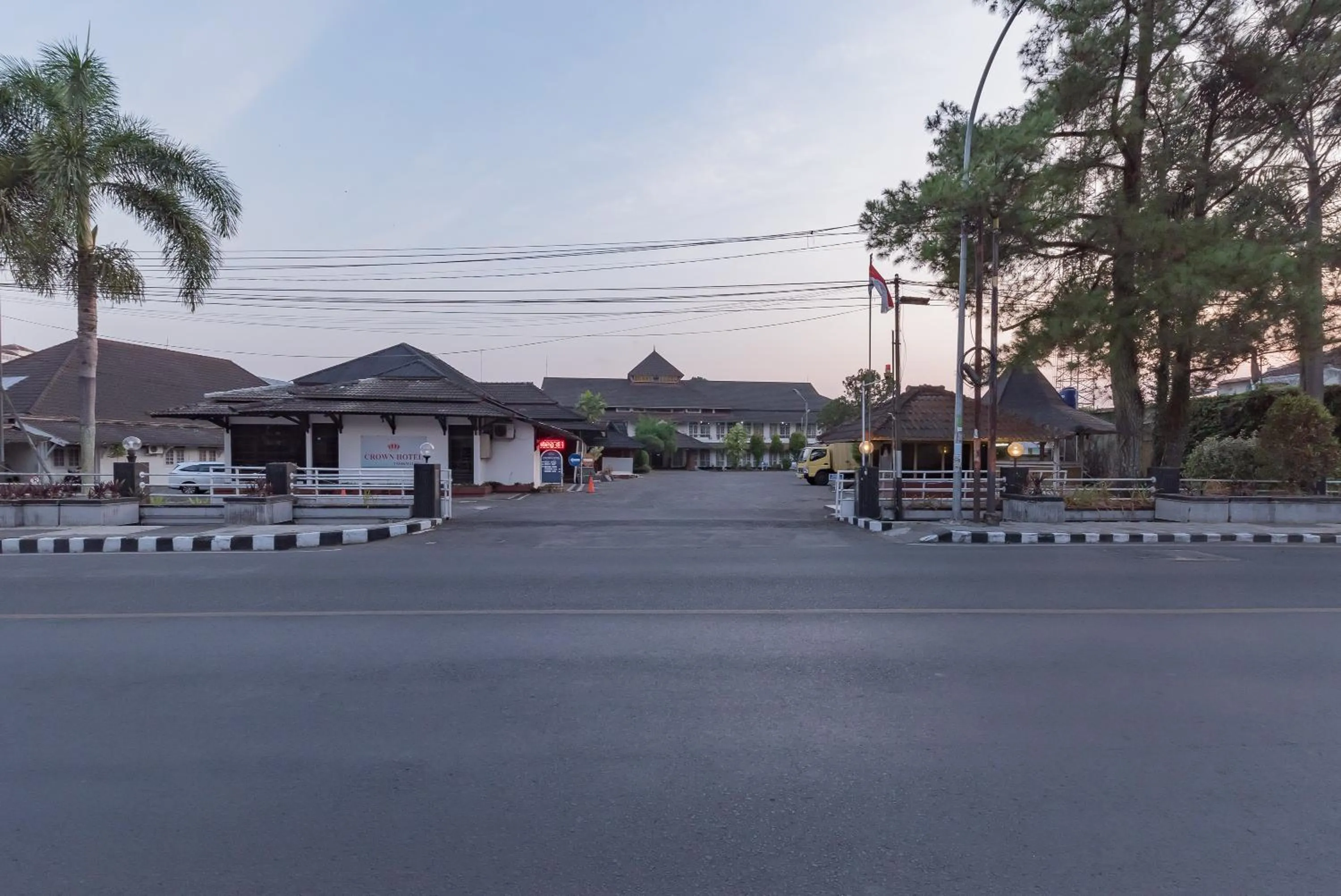 Facade/entrance in Urbanview Hotel Crown Tasikmalaya by RedDoorz