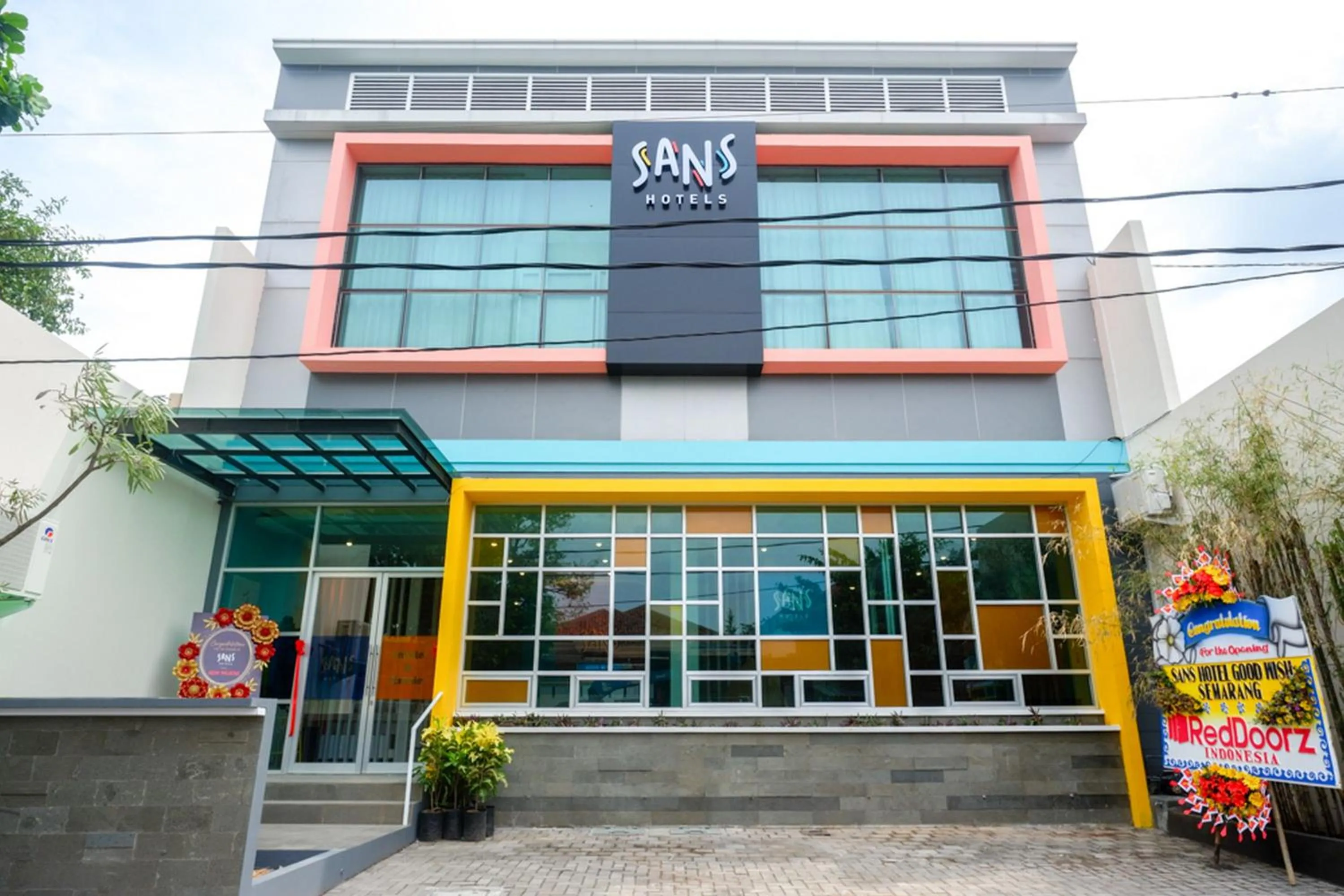 Property building in Sans Hotel Good Wish Semarang