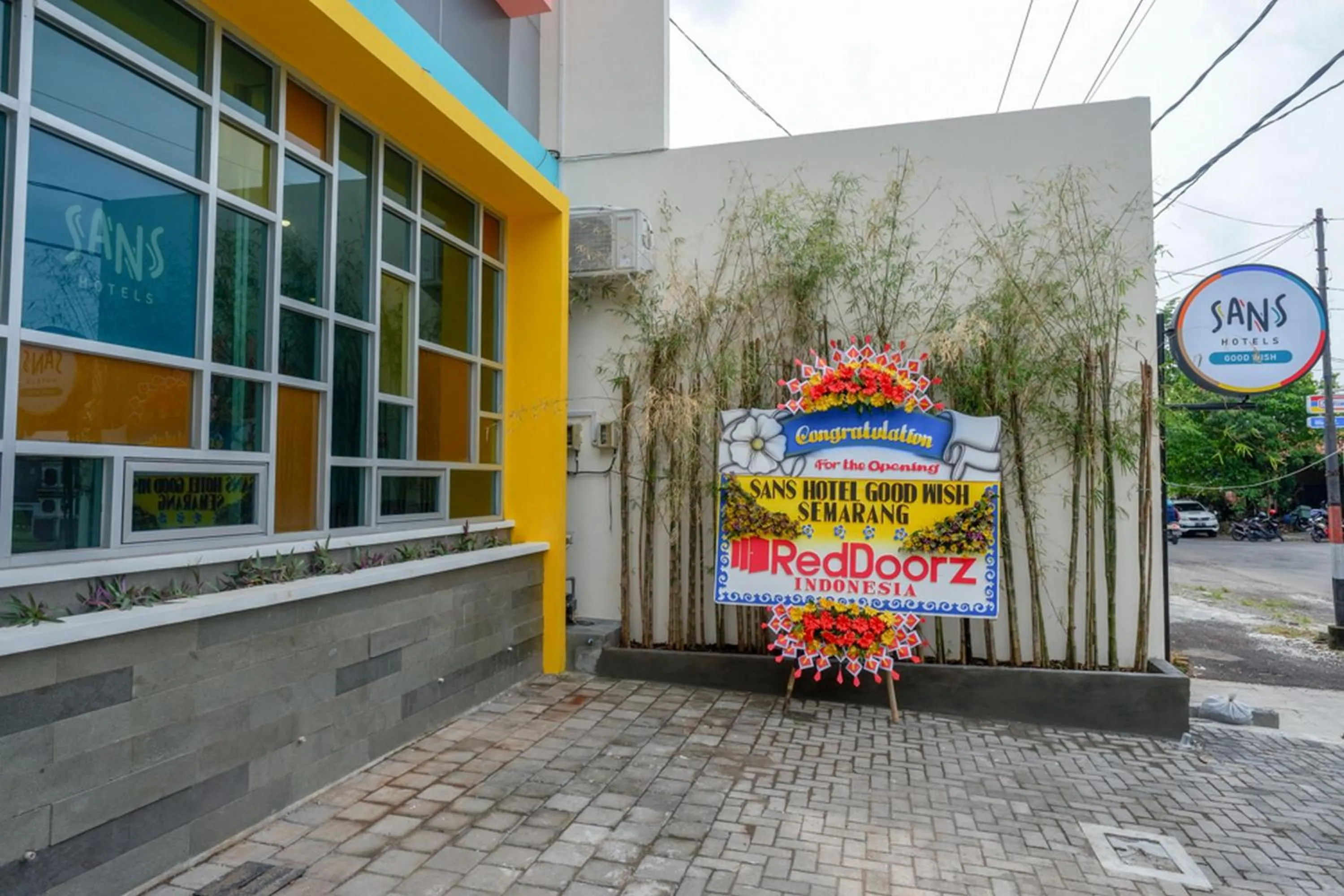 Property building in Sans Hotel Good Wish Semarang