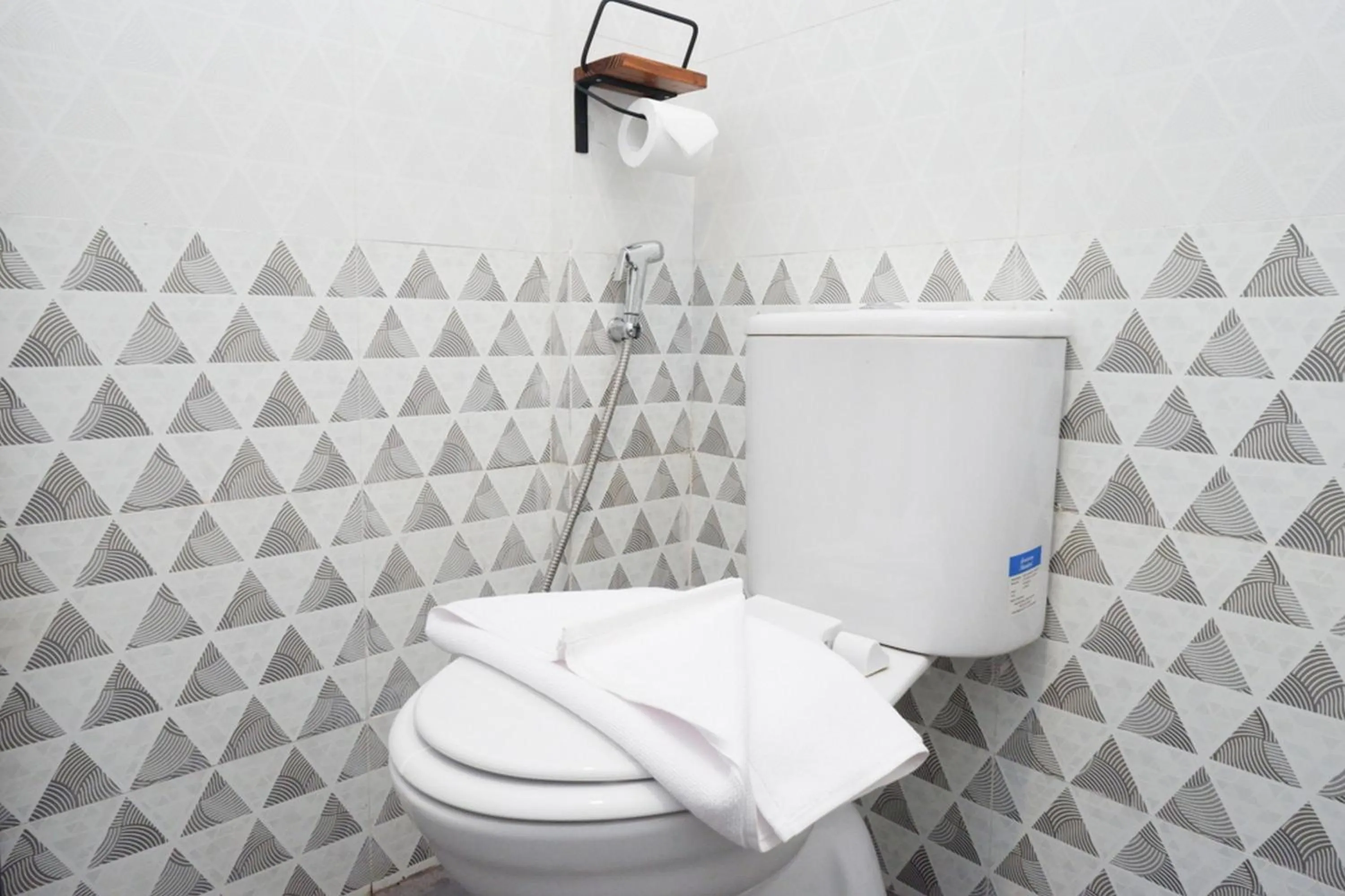 Bathroom in Sans Hotel Good Wish Semarang