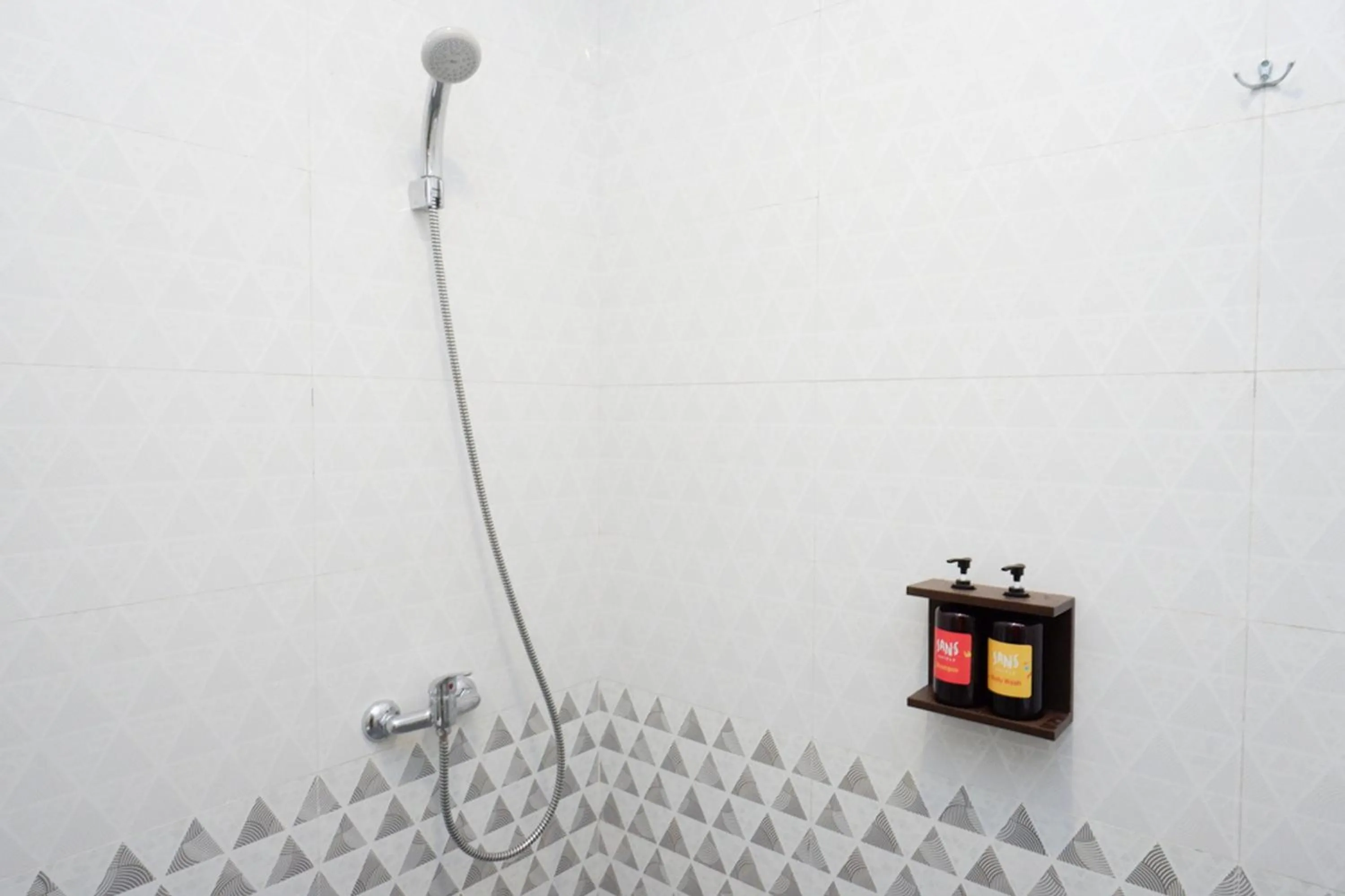 Bathroom in Sans Hotel Good Wish Semarang