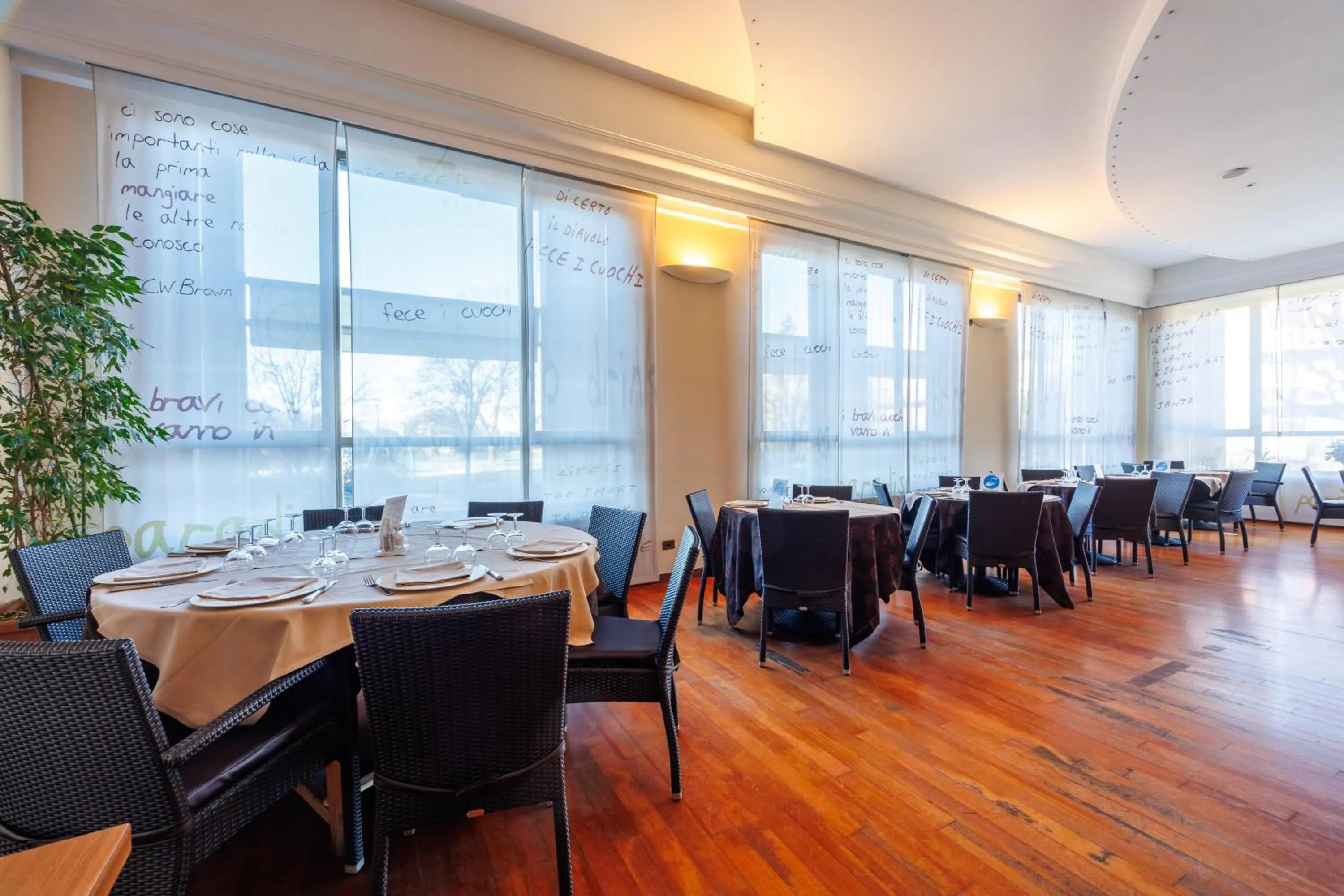 Restaurant/places to eat in Residence Hotel Torino Uno