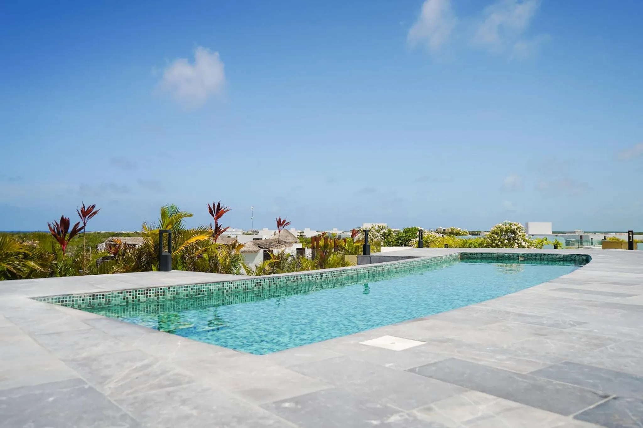 Day in Mistiq Gardens