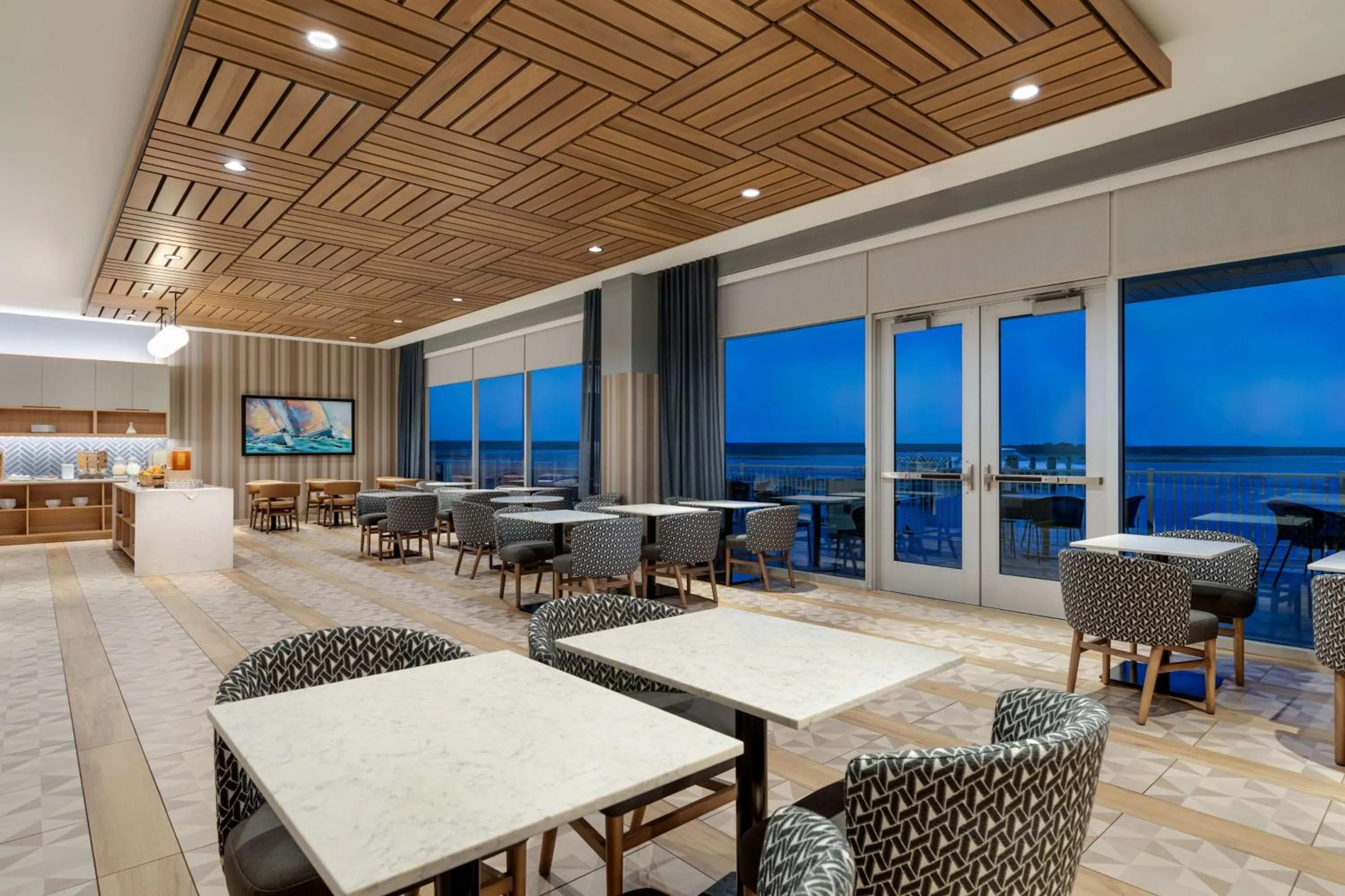 Restaurant/places to eat in Hyatt Place Kent Narrows And Marina