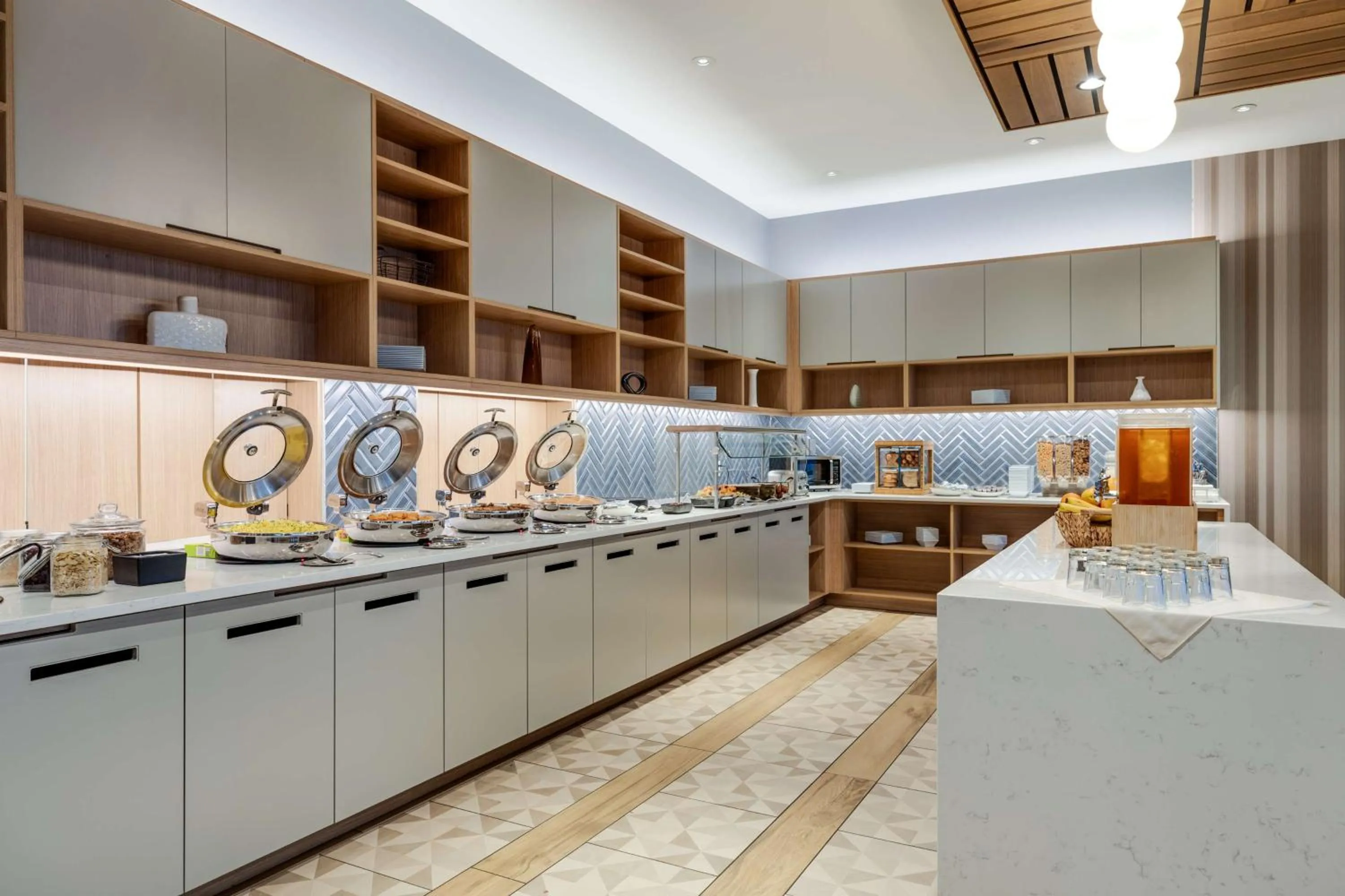 Breakfast in Hyatt Place Kent Narrows And Marina