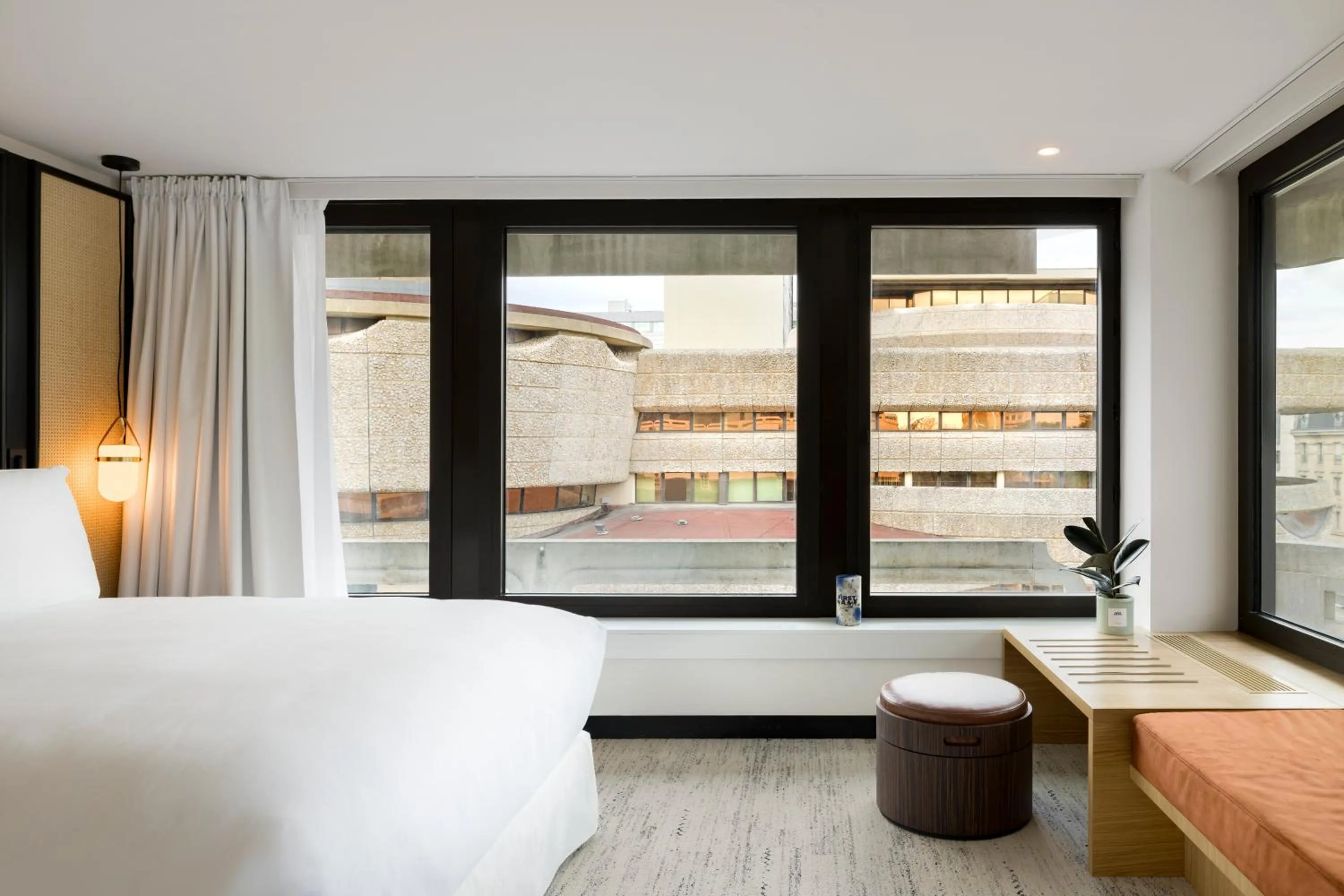 Photo of the whole room, Bed in FirstName Bordeaux, Part of JdV by Hyatt