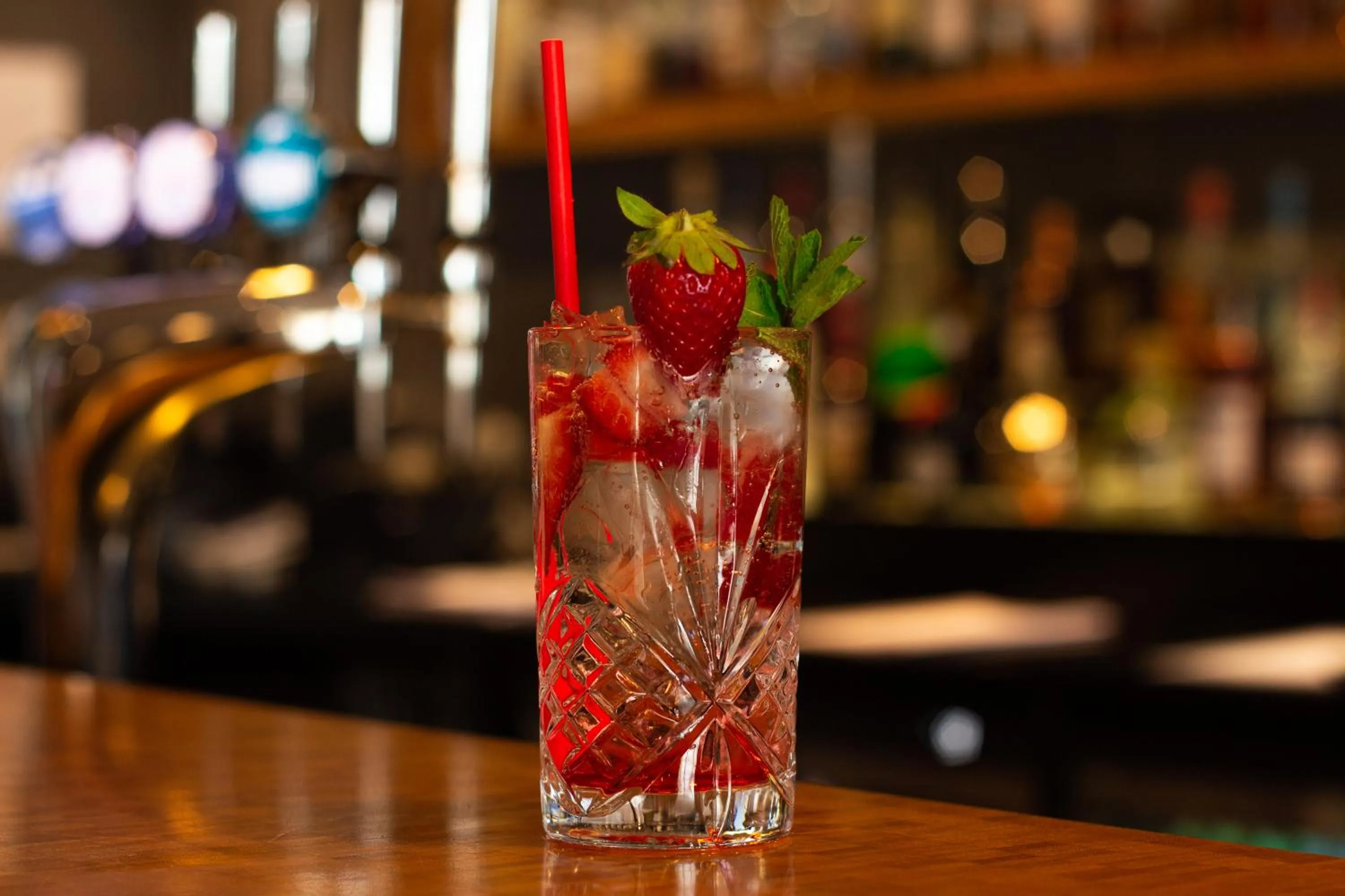 Lounge or bar in Novotel London Wembley