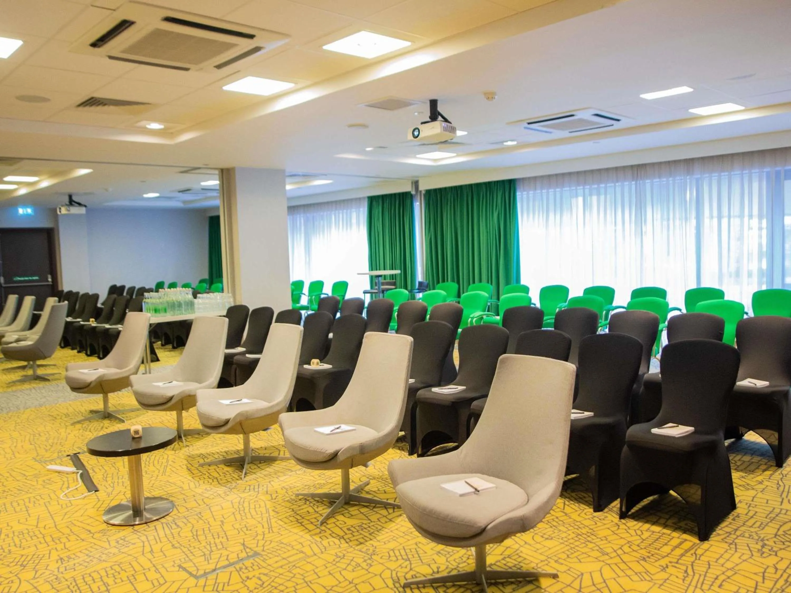 Meeting/conference room in Novotel London Wembley