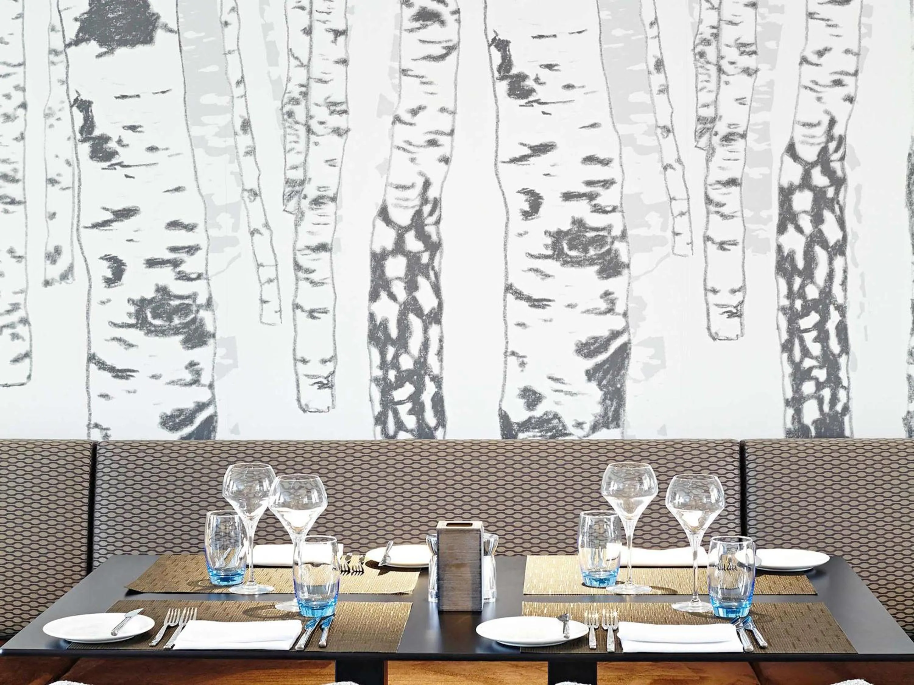 Restaurant/places to eat in Novotel London Wembley