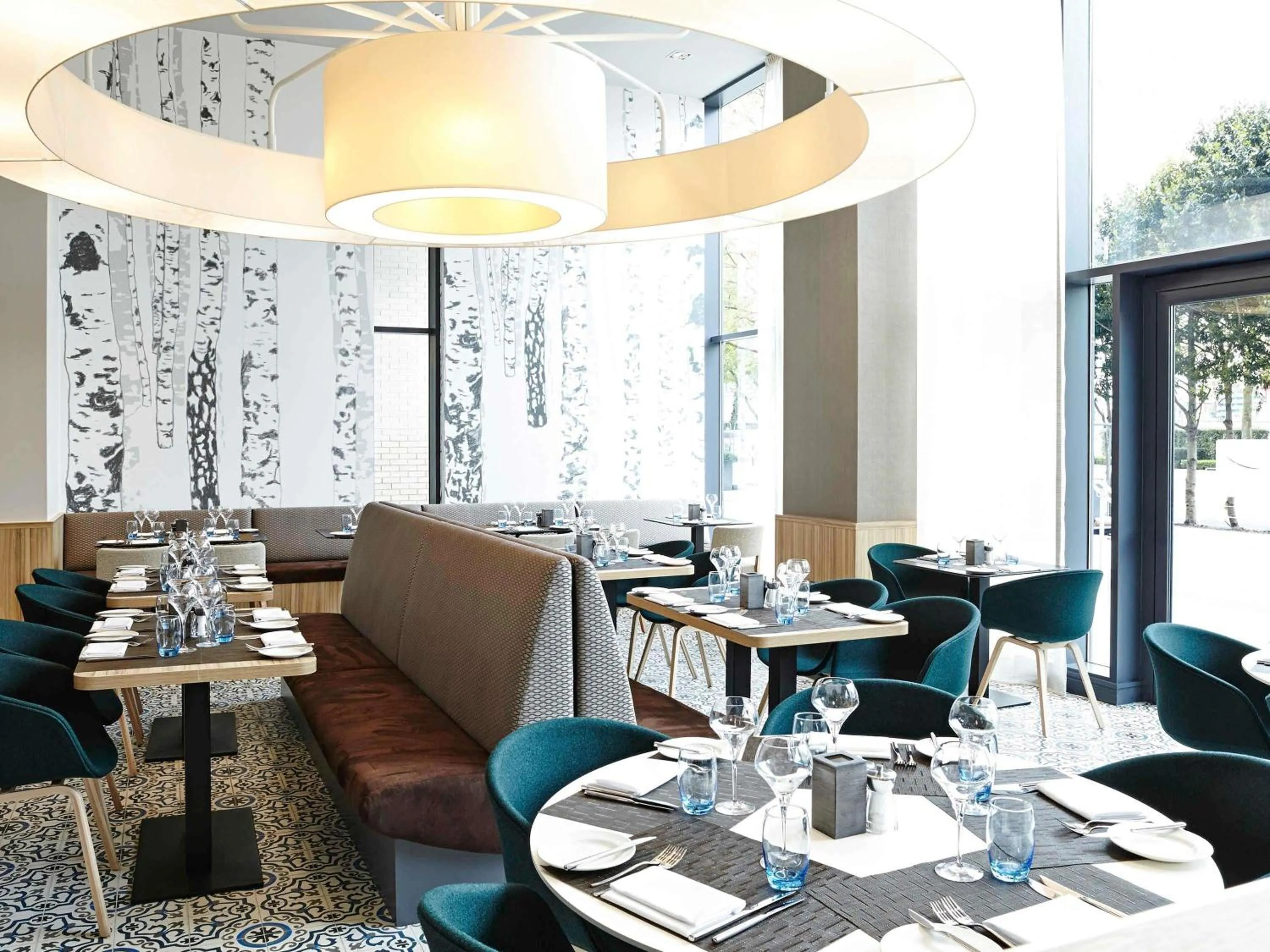 Restaurant/places to eat in Novotel London Wembley