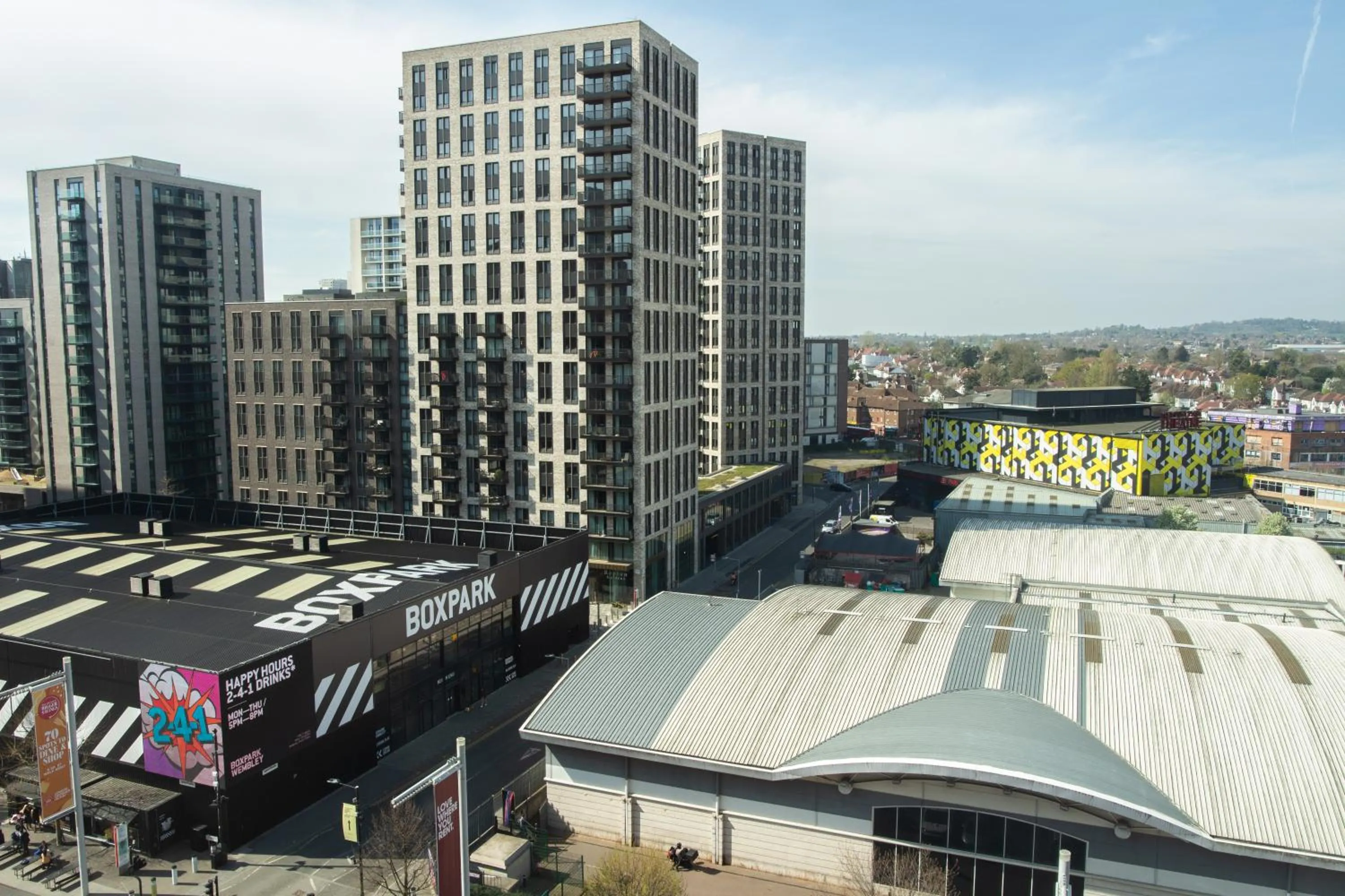 Restaurant/places to eat in Novotel London Wembley