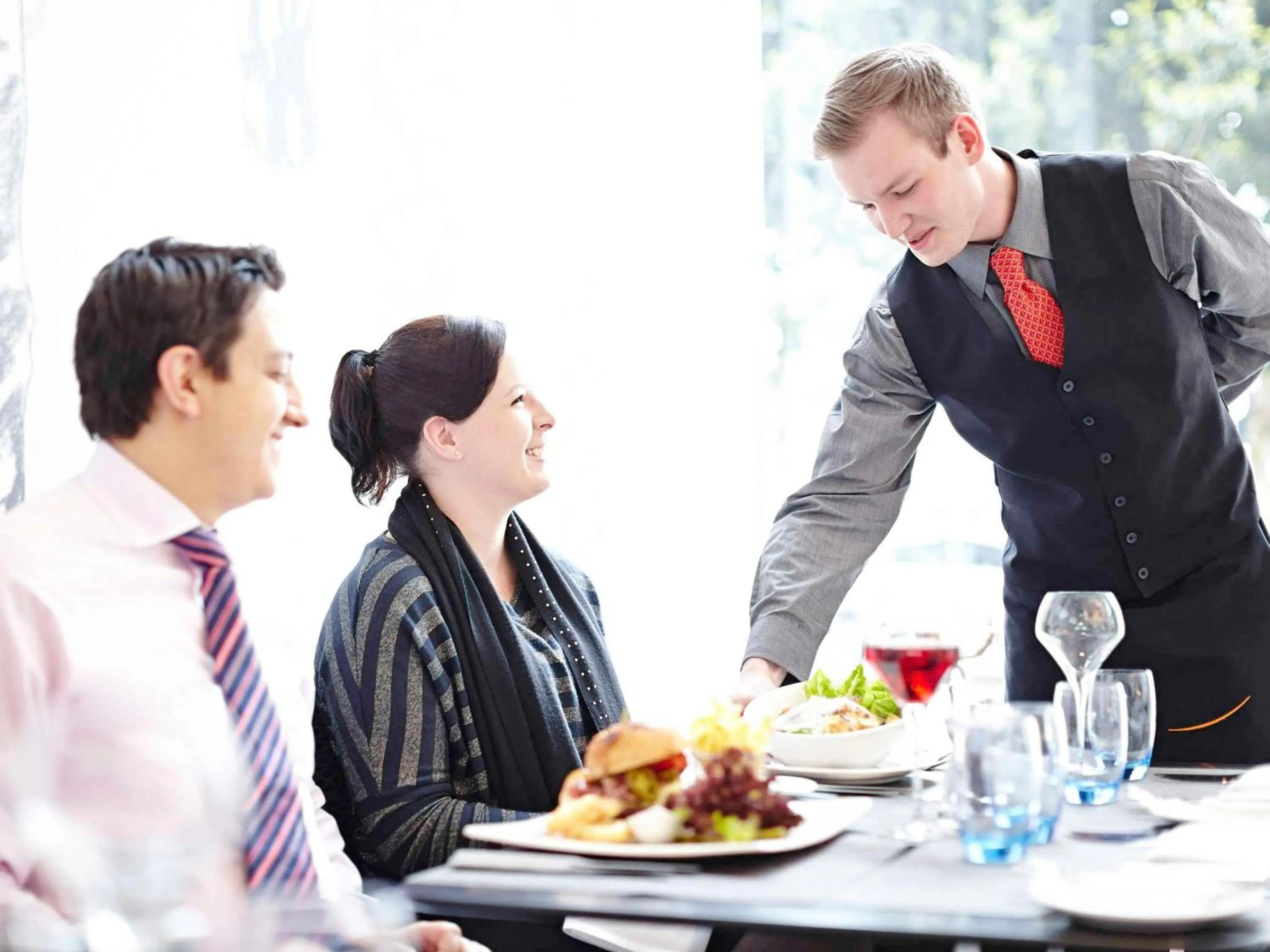 Restaurant/places to eat in Novotel London Wembley