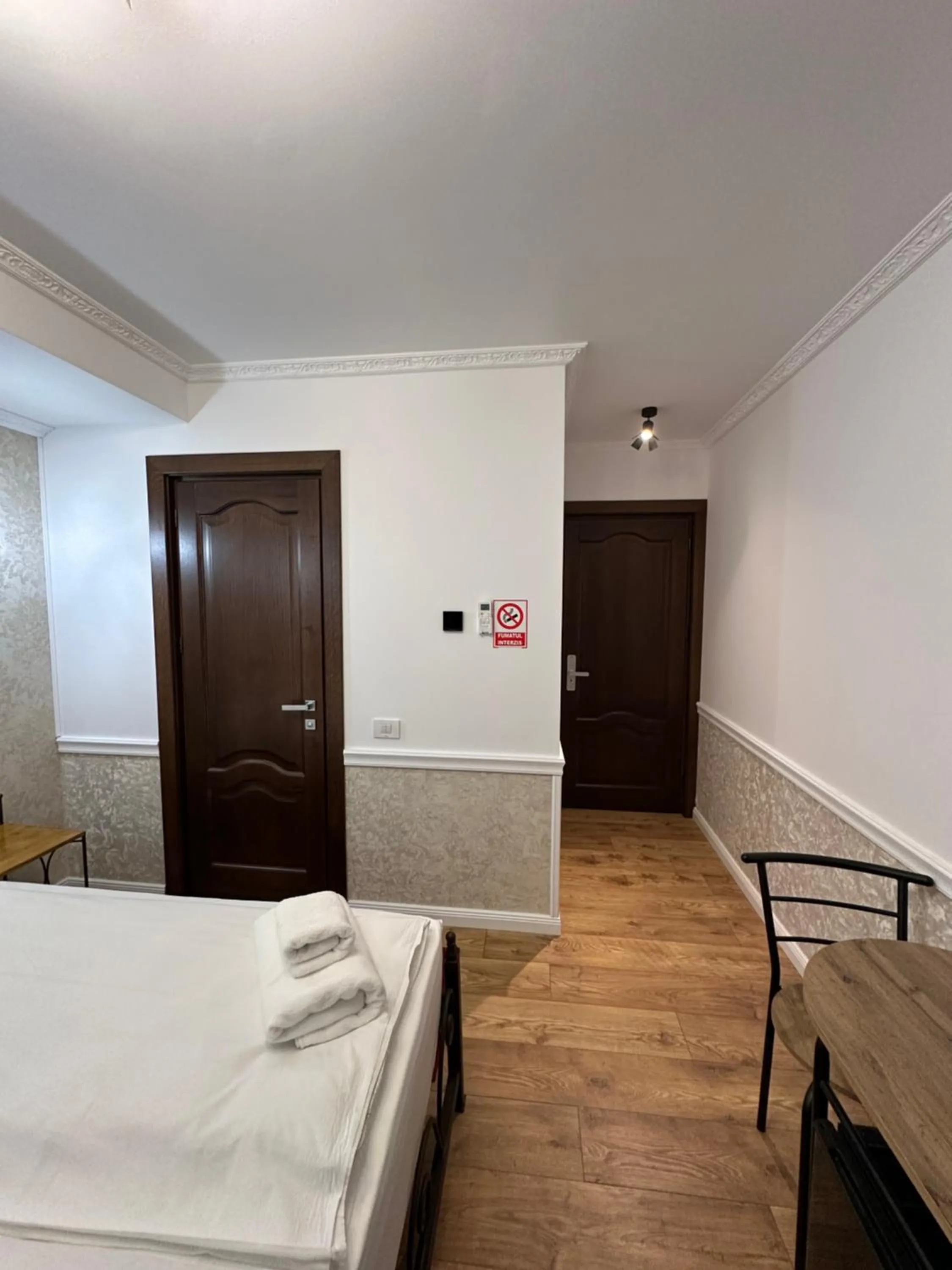 Bed in Hotel Boutique Cathedral Plaza Residences room for rent downtown