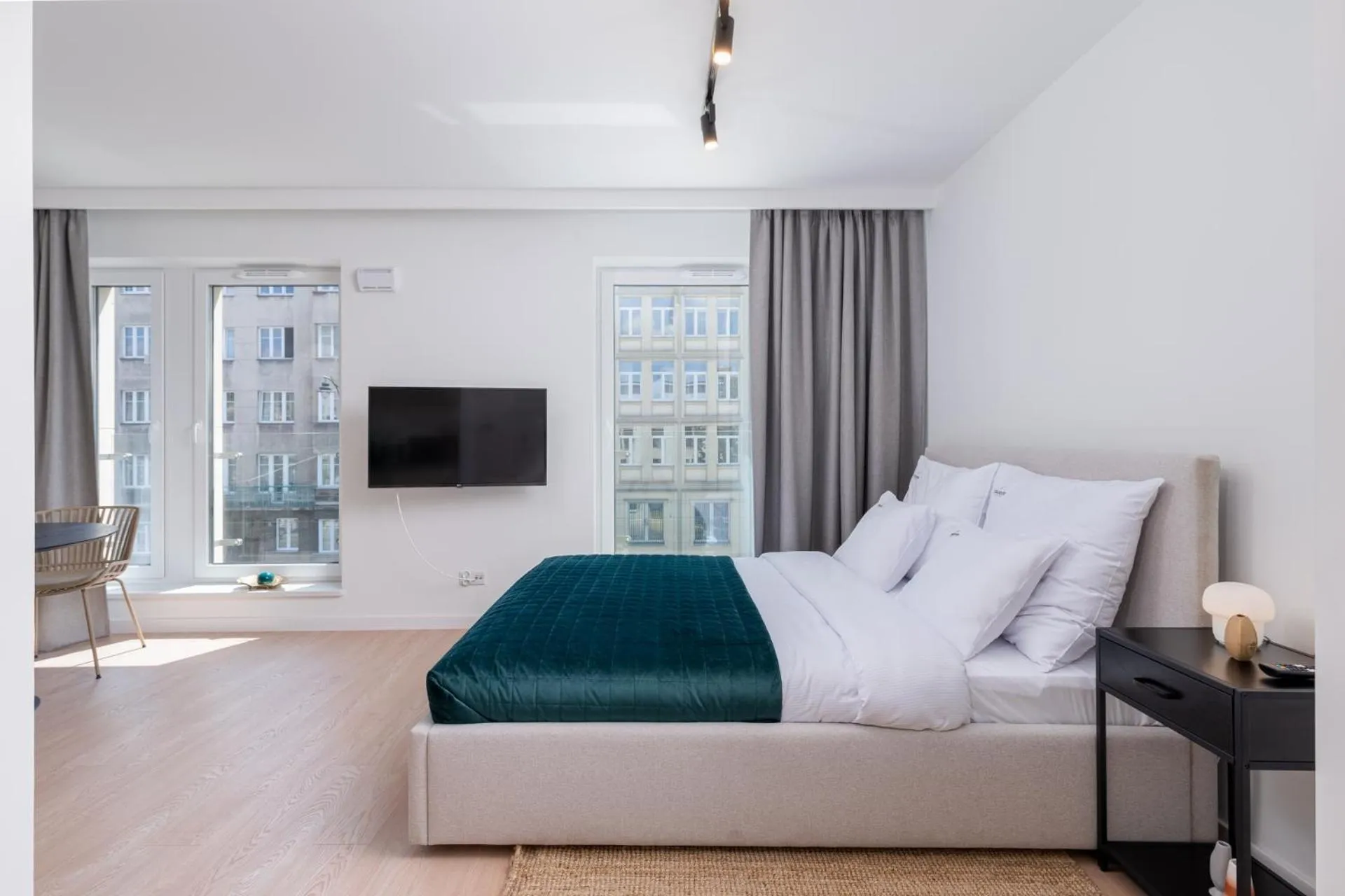 Photo of the whole room in EXCLUSIVE Aparthotel Kraków Lubicz 40