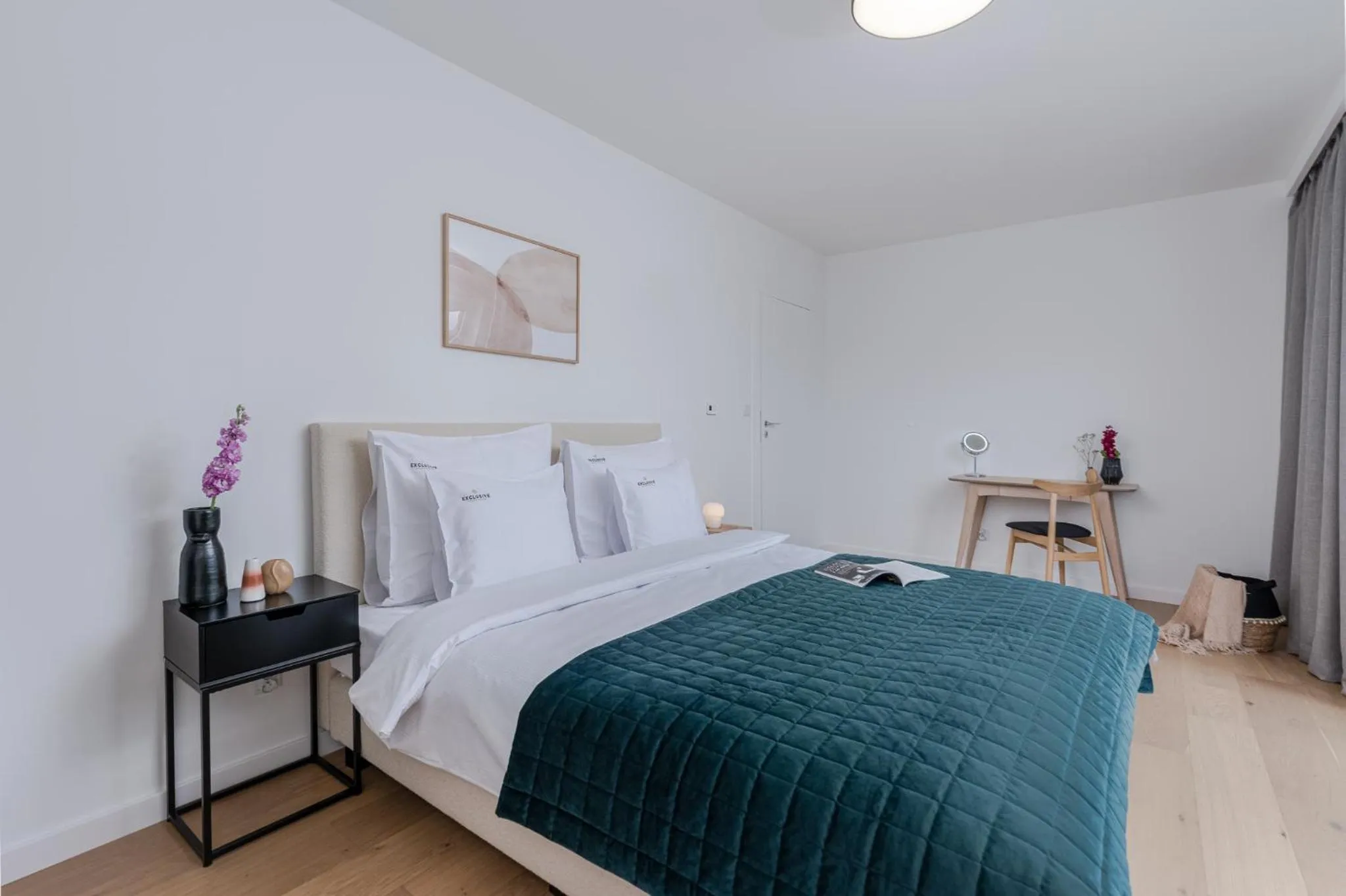 Bed in EXCLUSIVE Aparthotel Kraków Lubicz 40