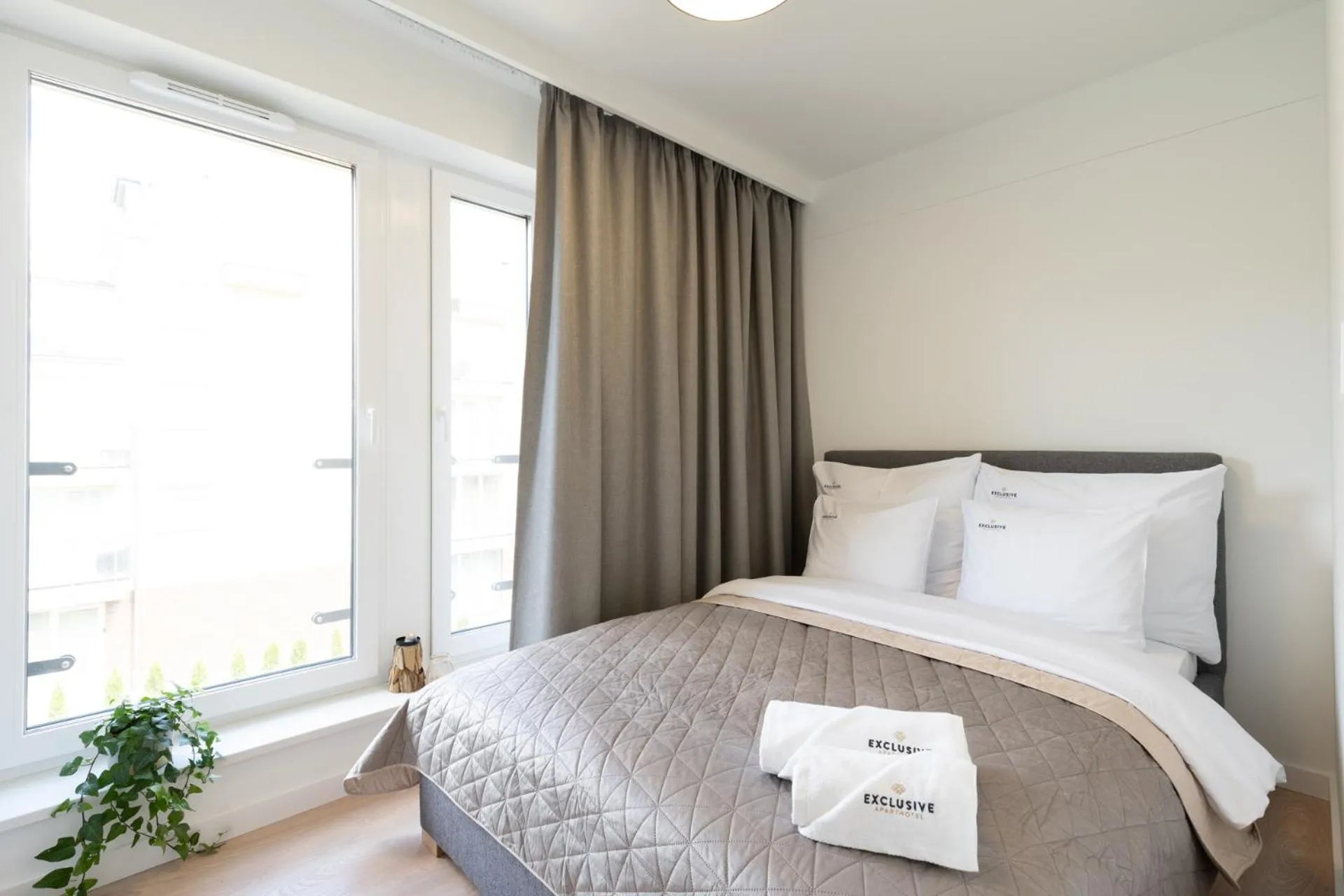 Bed in EXCLUSIVE Aparthotel Kraków Lubicz 40