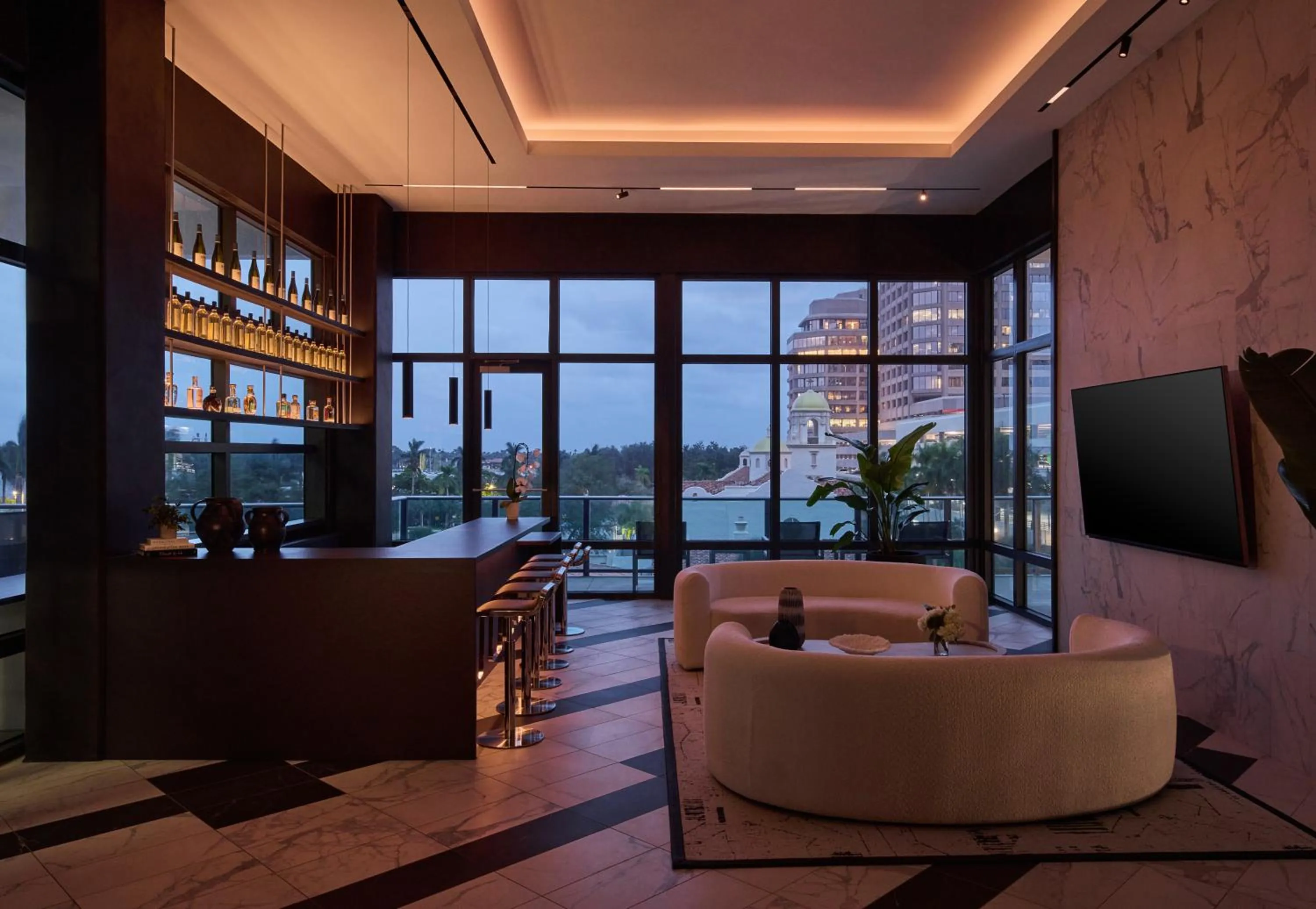 Lounge or bar in AKA West Palm