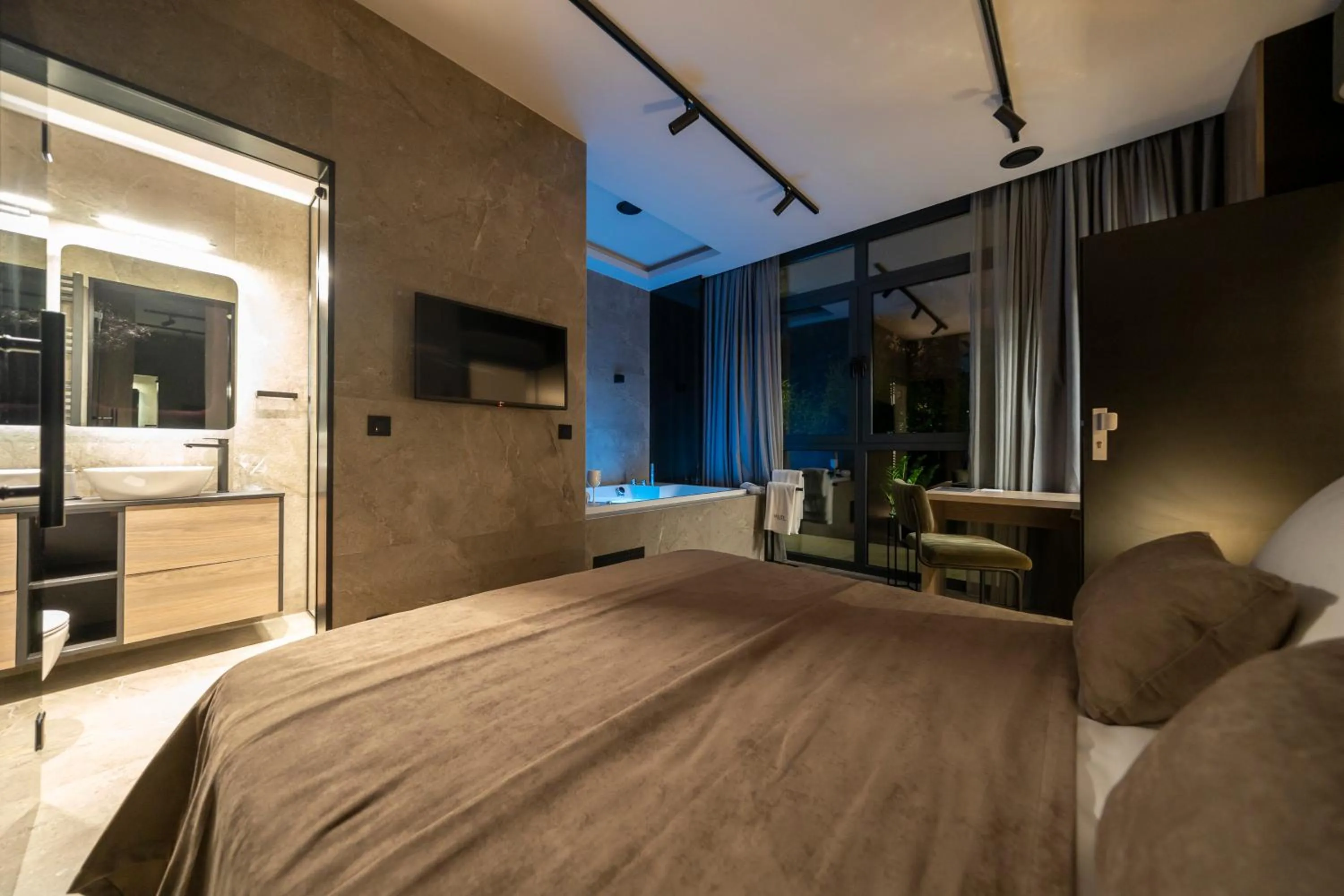 TV and multimedia, Bed in VELVET rooms & more