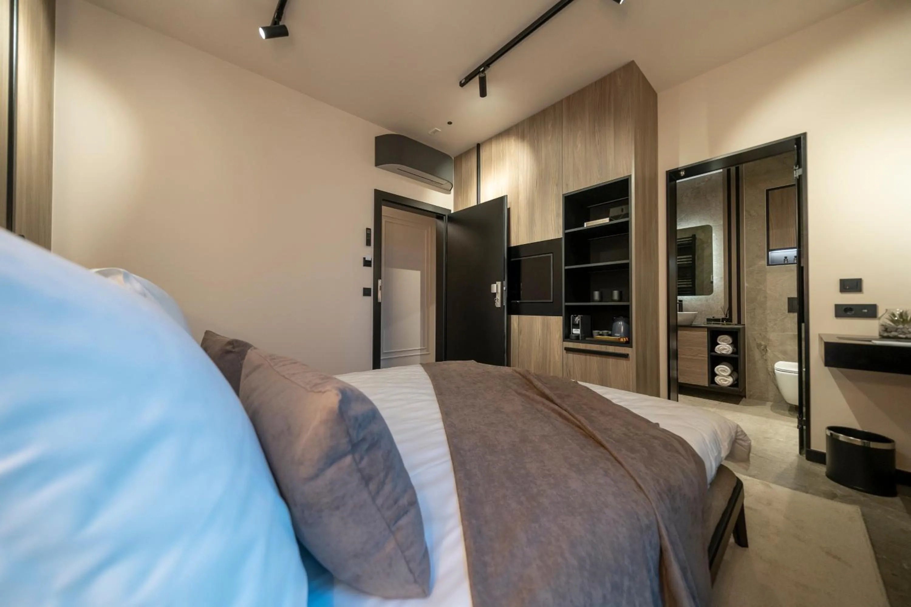 TV and multimedia, Bed in VELVET rooms & more