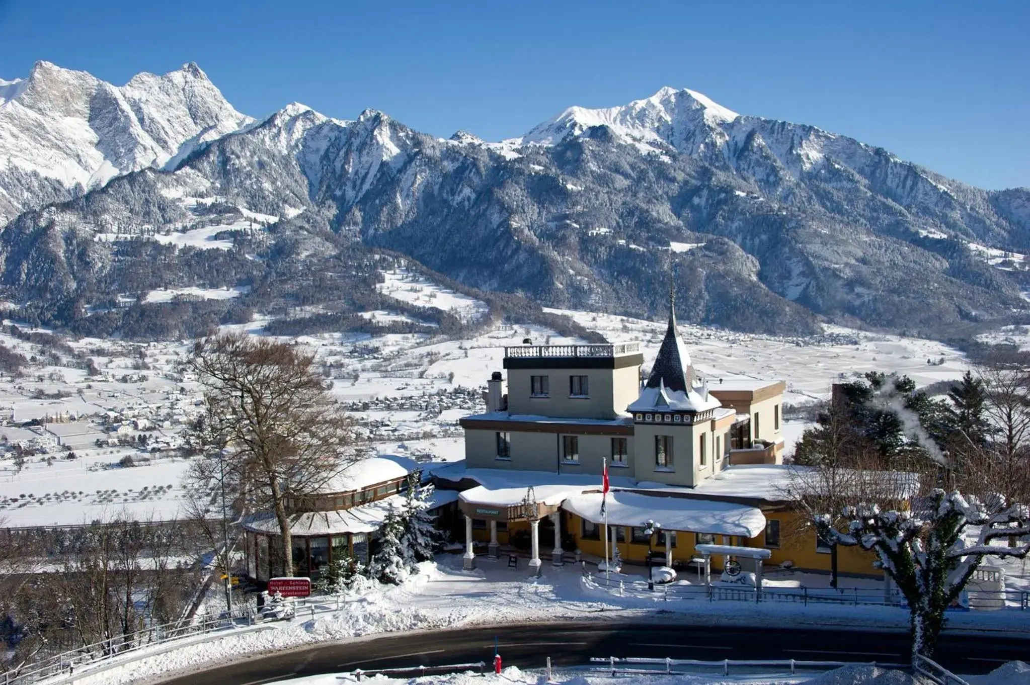 Komplettes Hotel mit 10 Zimmern Komplettes Hotel mit 10 Zimmern