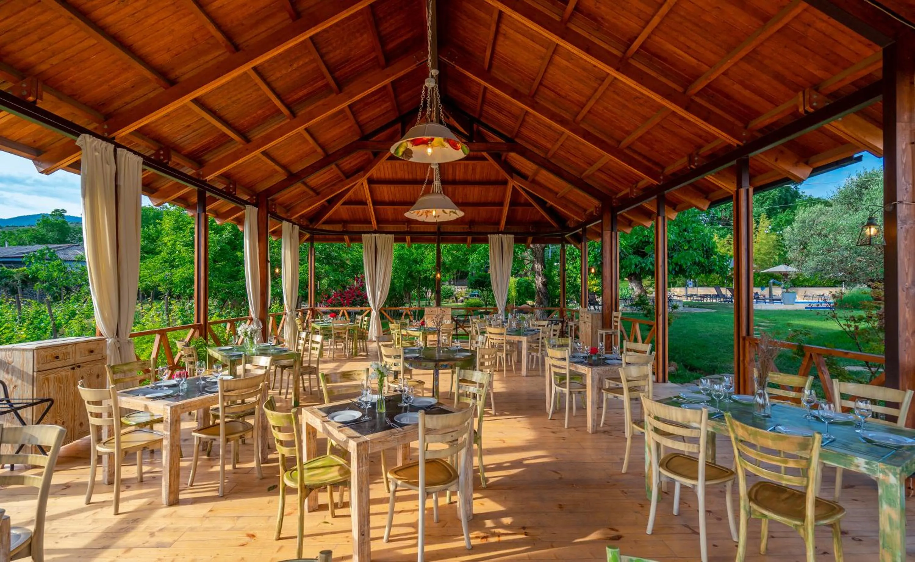 Restaurant/places to eat in Giuaani Winery