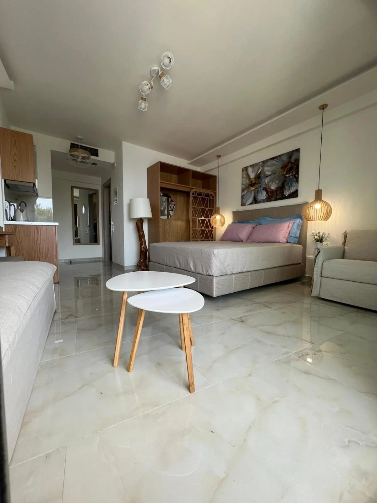 Wide Blue Luxury Boutique Suites