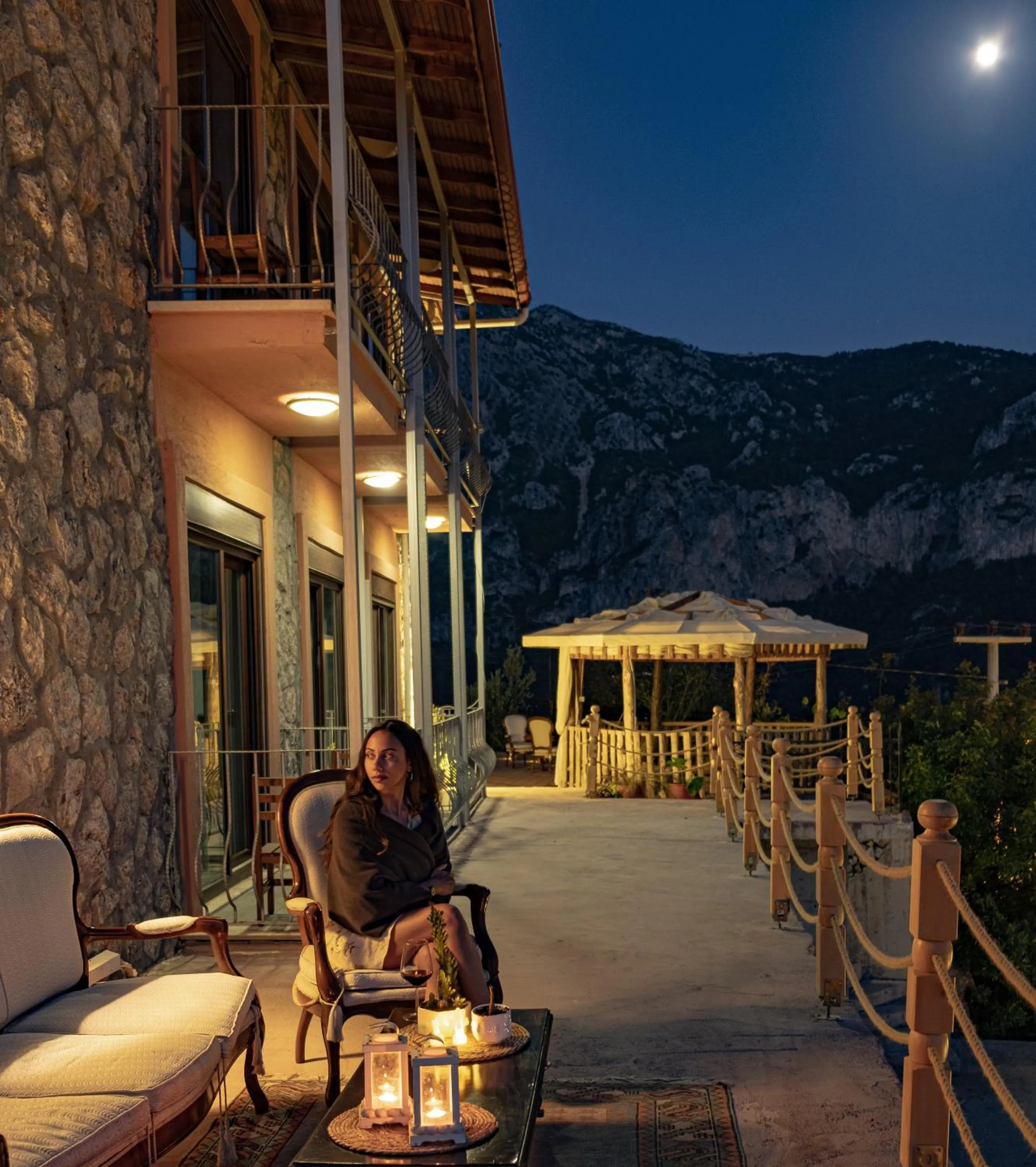 People in Casa Di Pietra