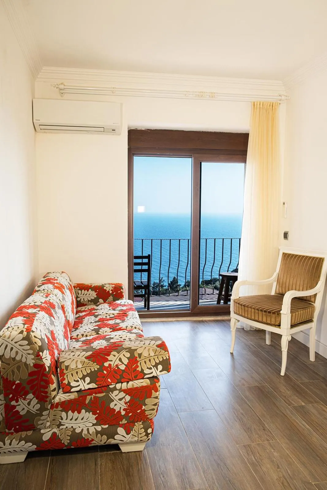 Living room, Bed in Casa Di Pietra