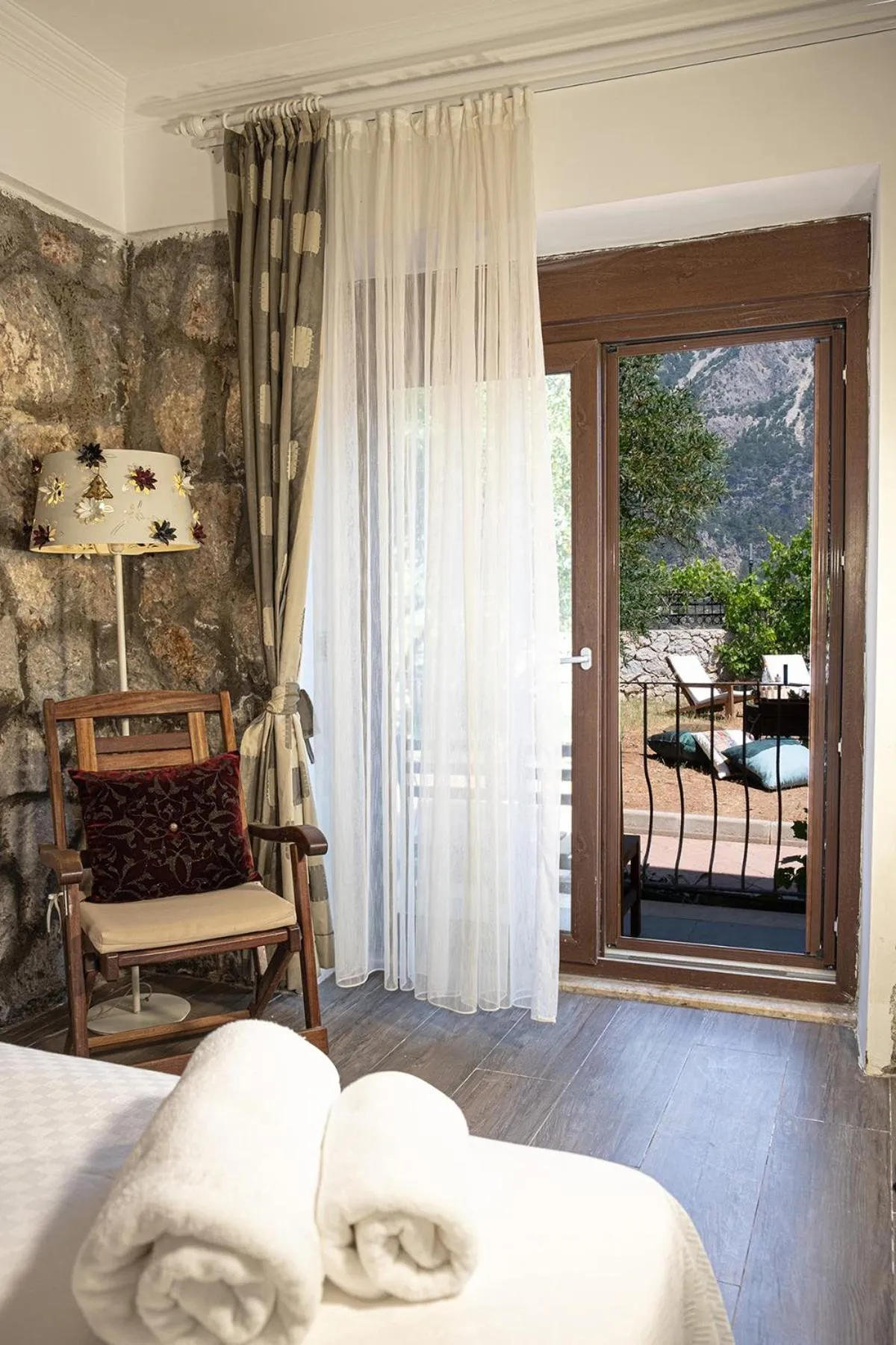 Living room, Bed in Casa Di Pietra