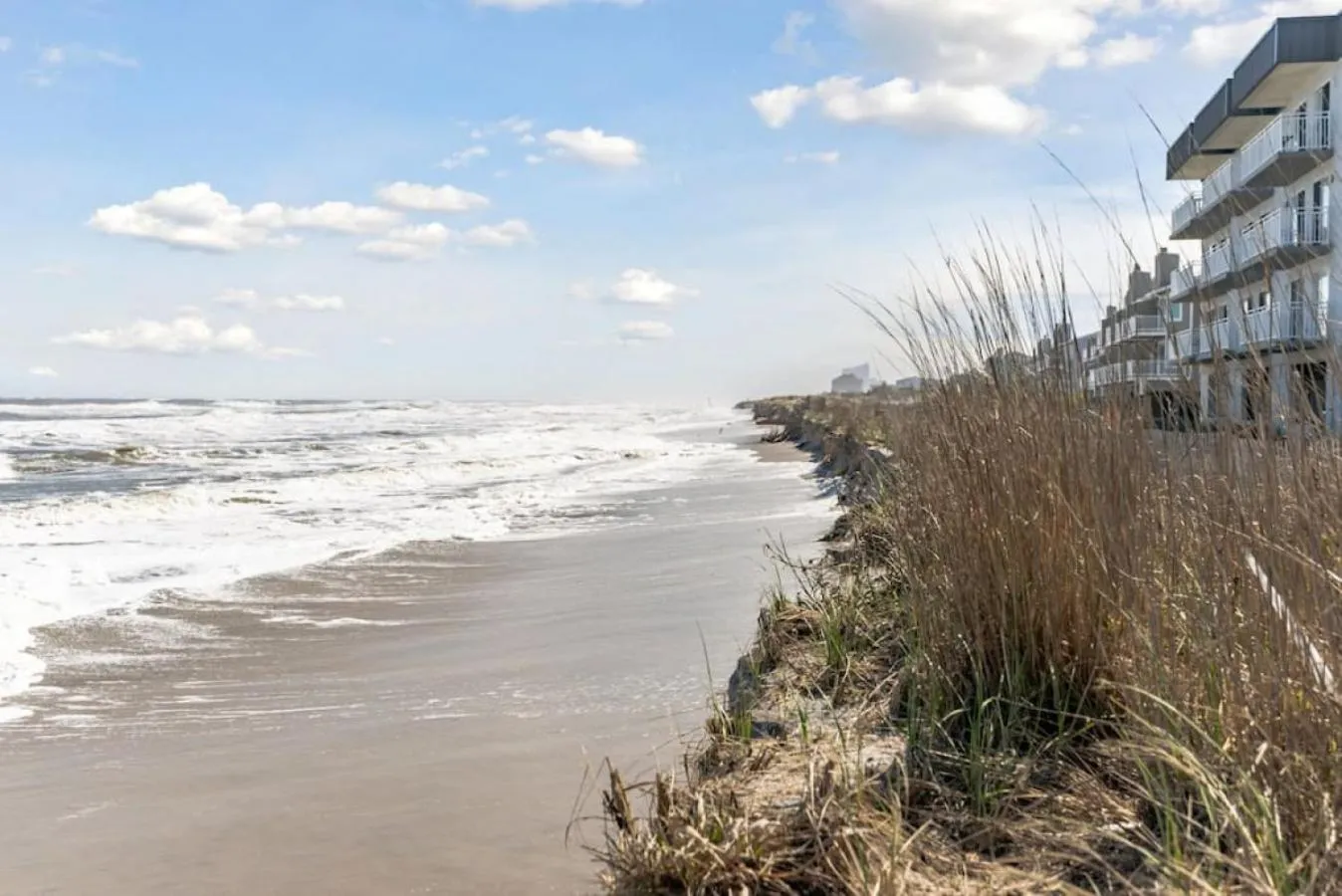 Off site in Unit B 2nd fl 2nd fl Hideaway 2 Block to Beach Parking