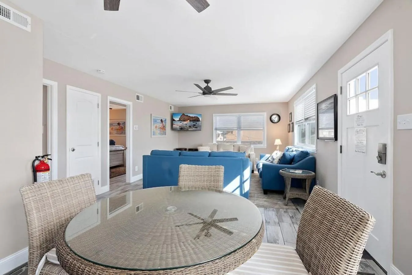 Dining area in Unit B 2nd fl 2nd fl Hideaway 2 Block to Beach Parking