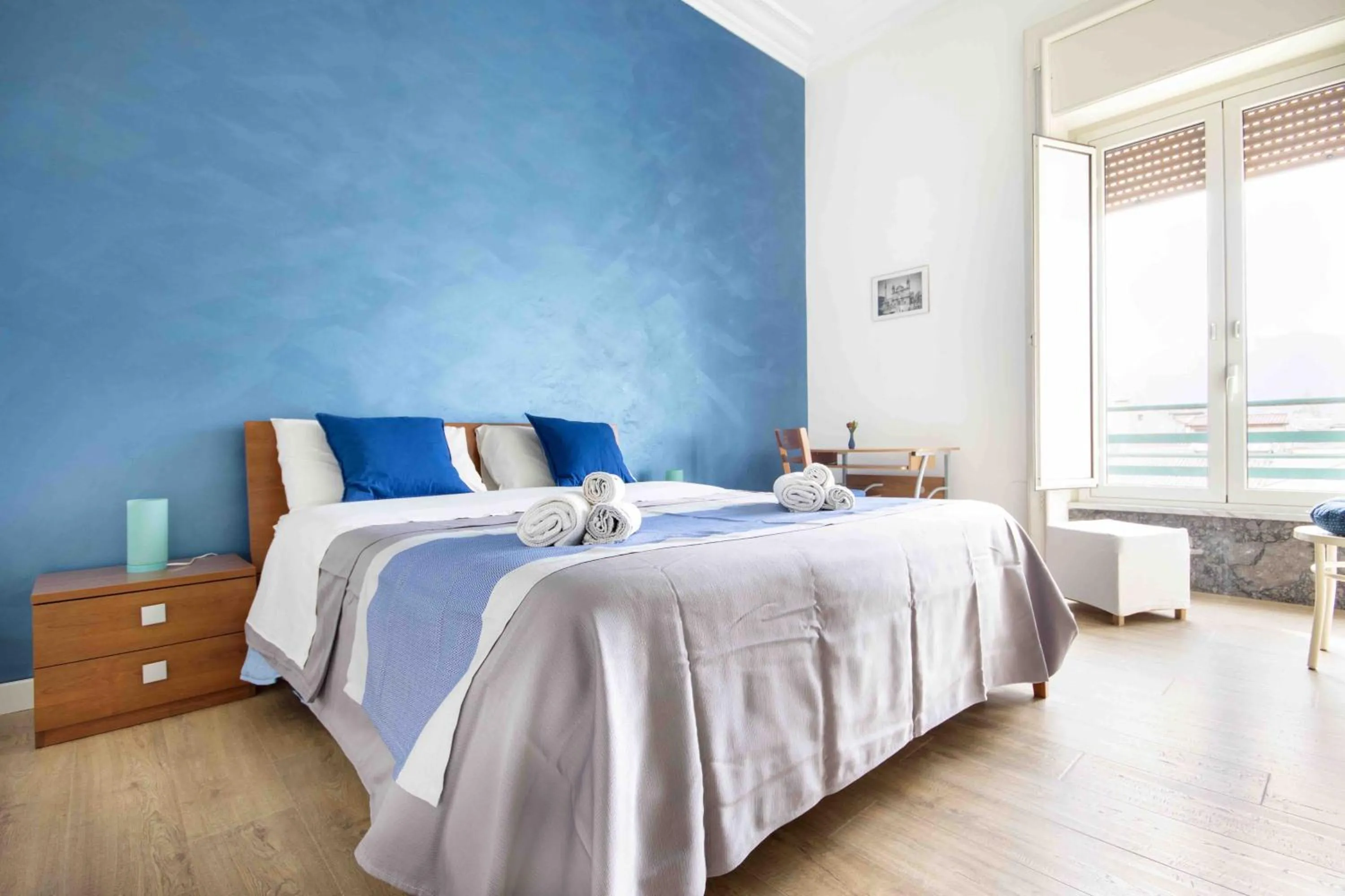 Bedroom, Bed in Casa Cavour
