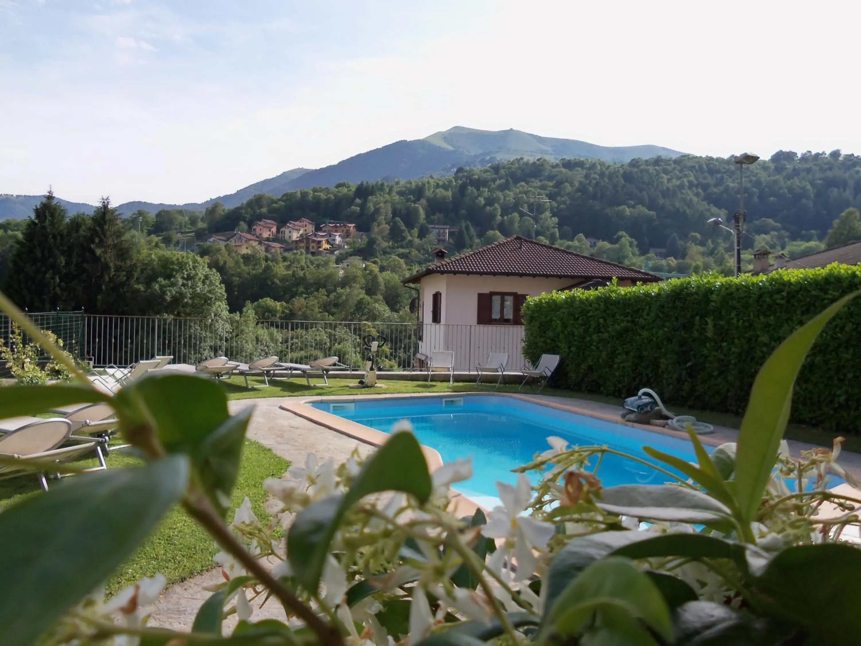 Swimming pool in Hotel La Torre