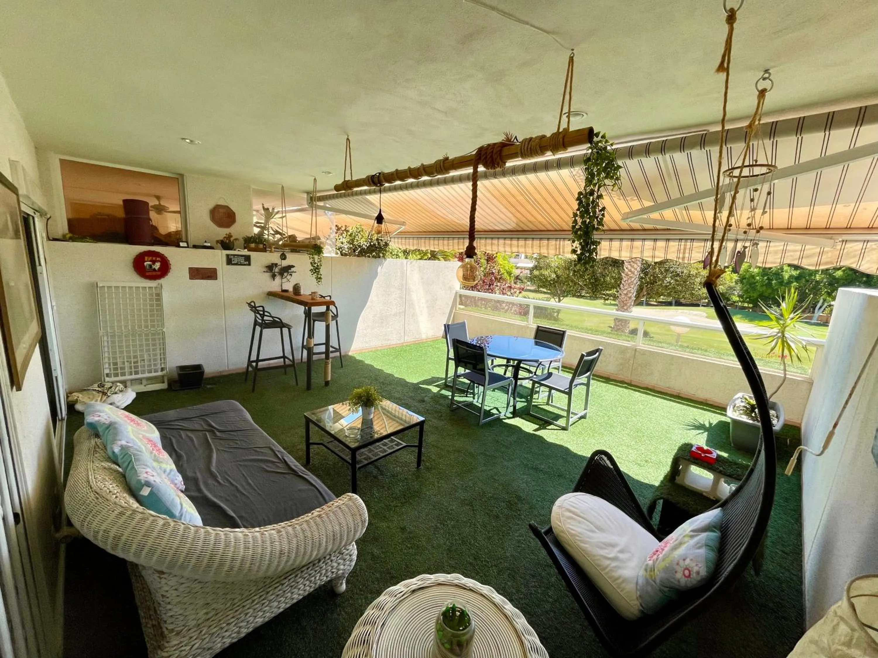 Large relaxed terrace, golf views