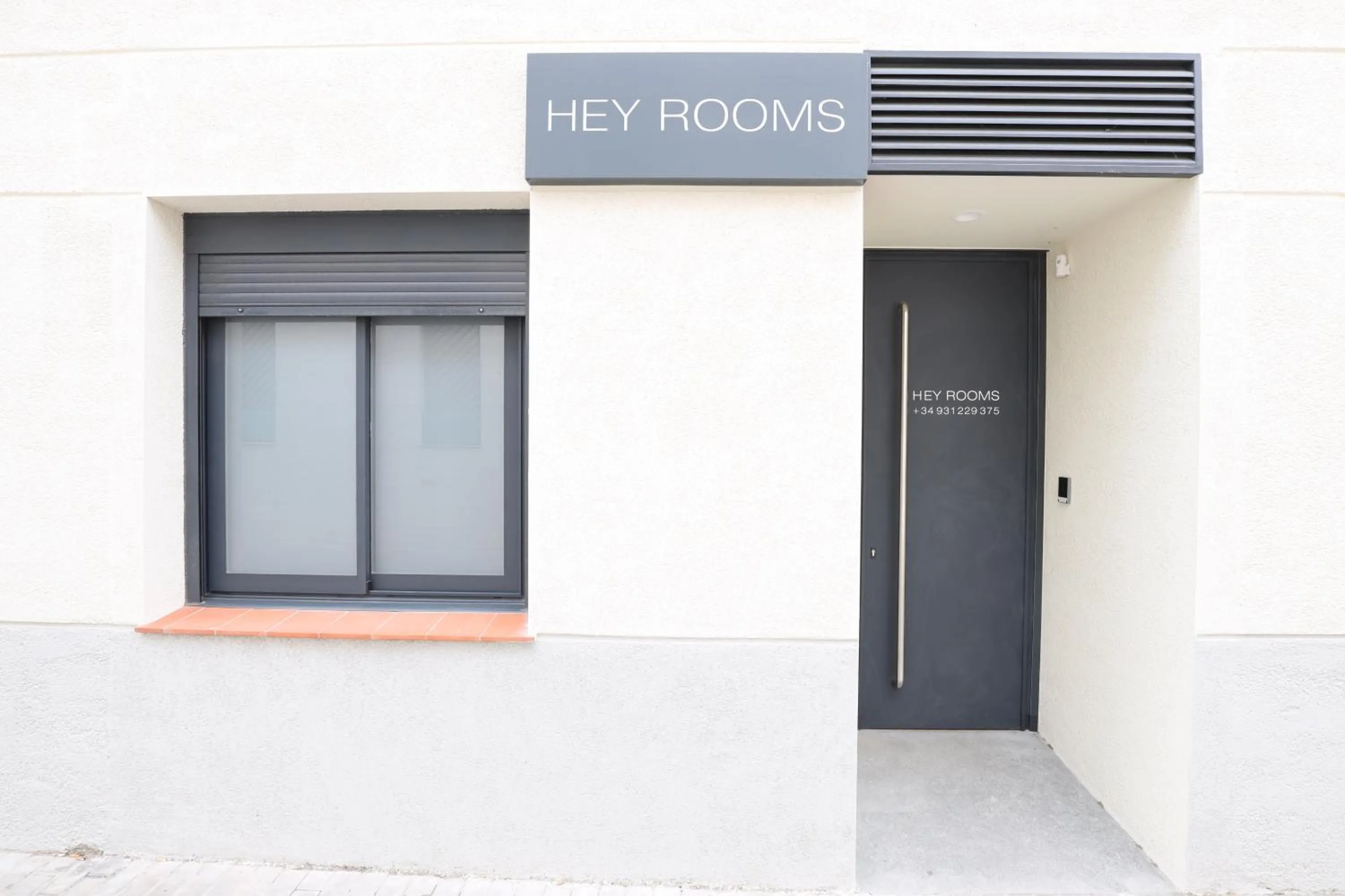 Facade/entrance in Hey Rooms