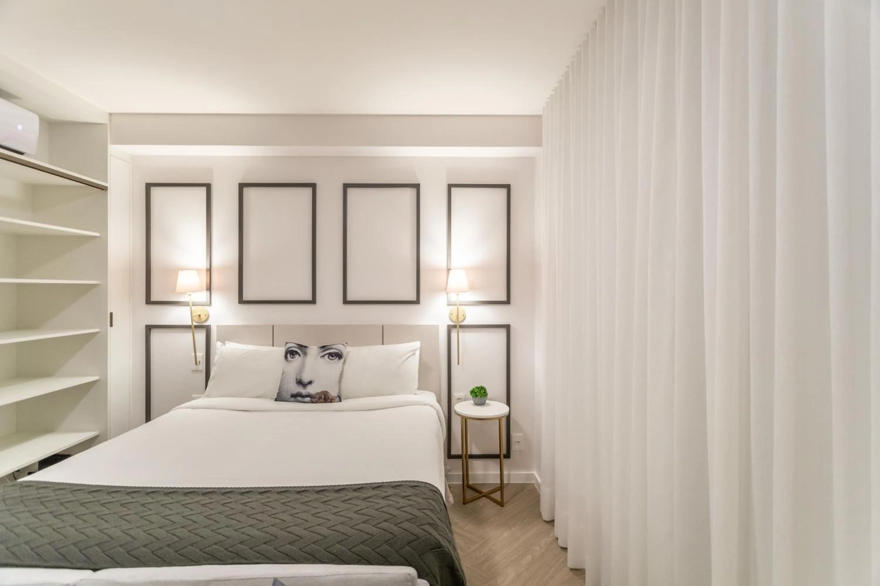 Bed in Charlie Porto Alegre Moinhos