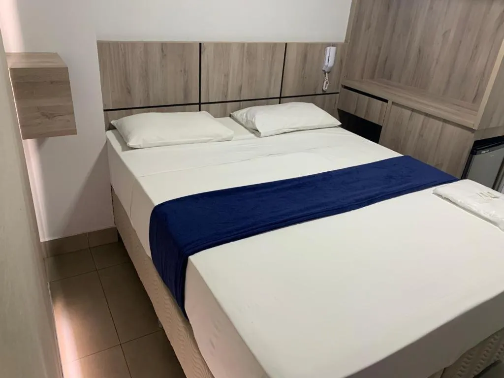 Breakfast, Bed in Hotel Seven