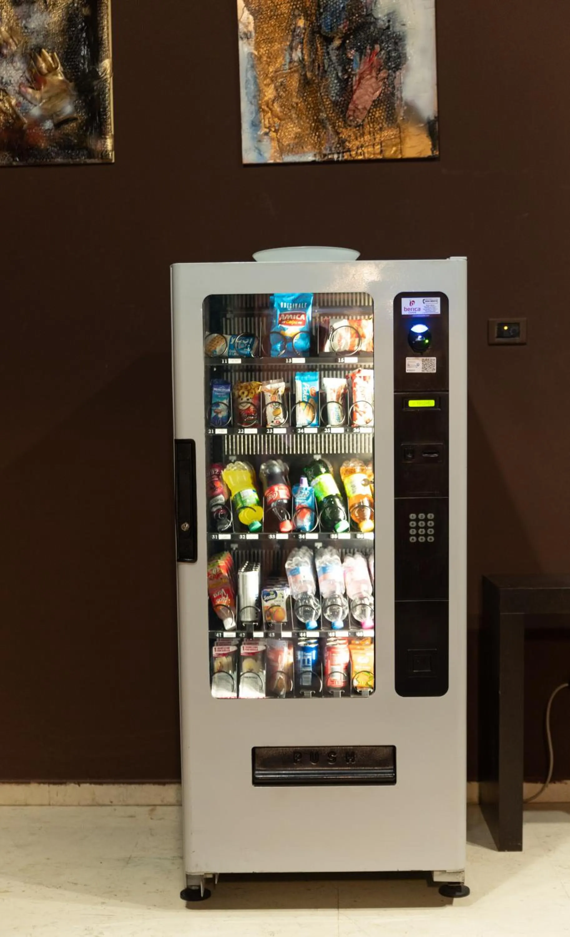 vending machine in HOTEL QUERINI Essential Business Hotel Sandrigo