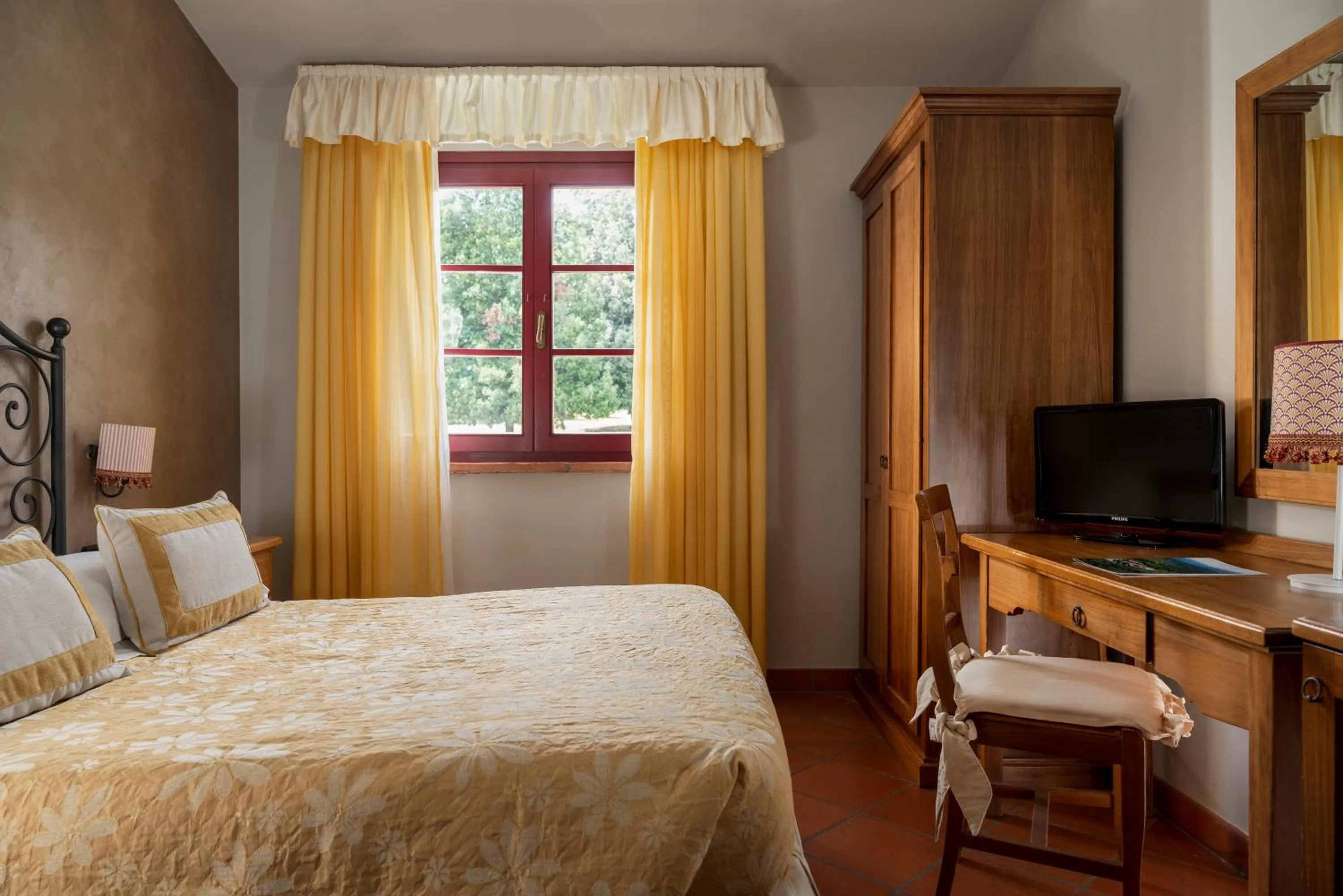 Photo of the whole room, Bed in Hotel & Restaurant Casolare Le Terre Rosse