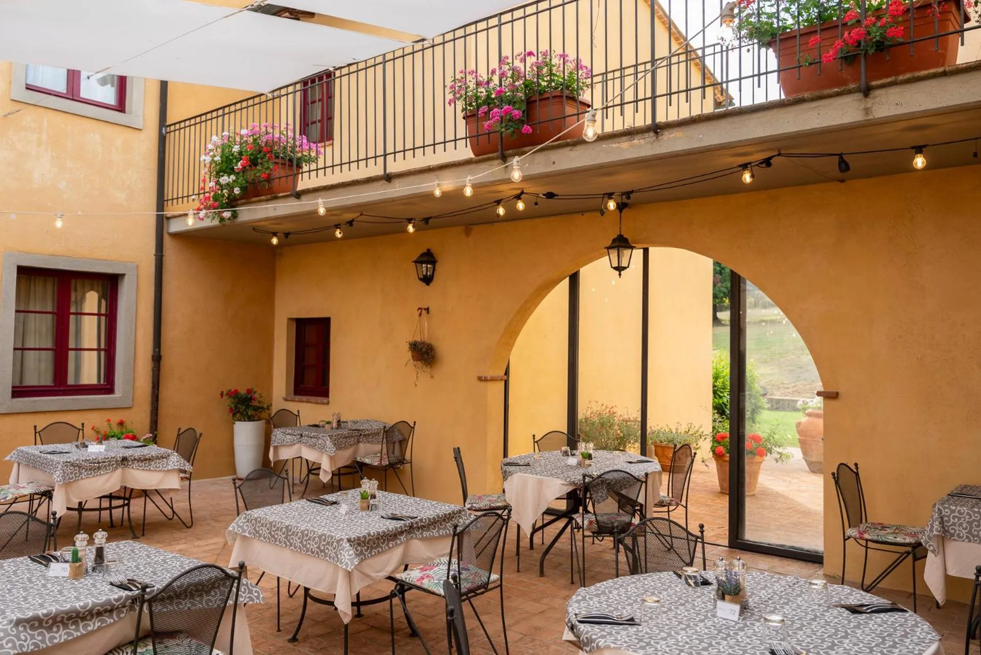 Restaurant/places to eat in Hotel & Restaurant Casolare Le Terre Rosse