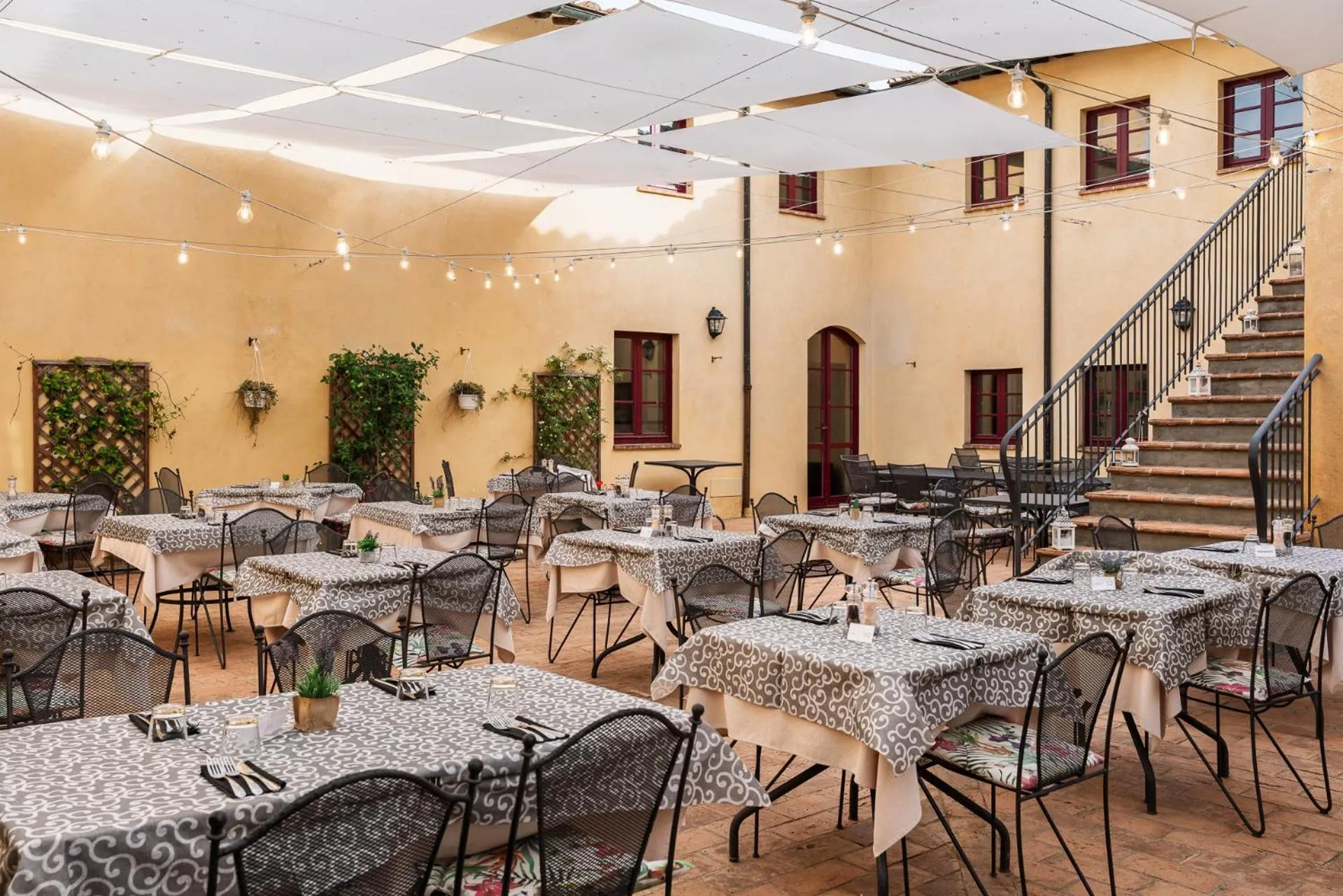 Restaurant/places to eat in Hotel & Restaurant Casolare Le Terre Rosse