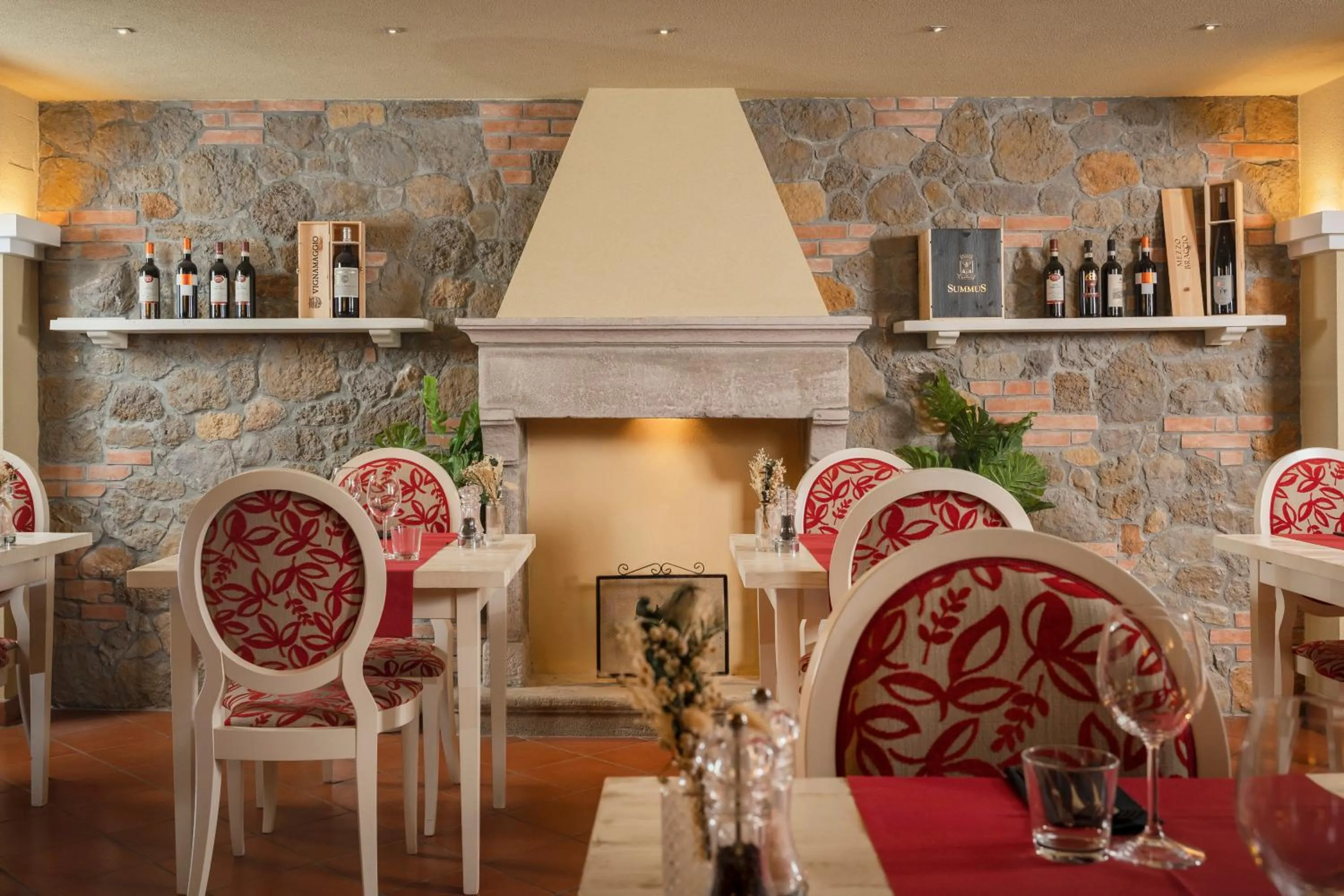 Restaurant/places to eat in Hotel & Restaurant Casolare Le Terre Rosse