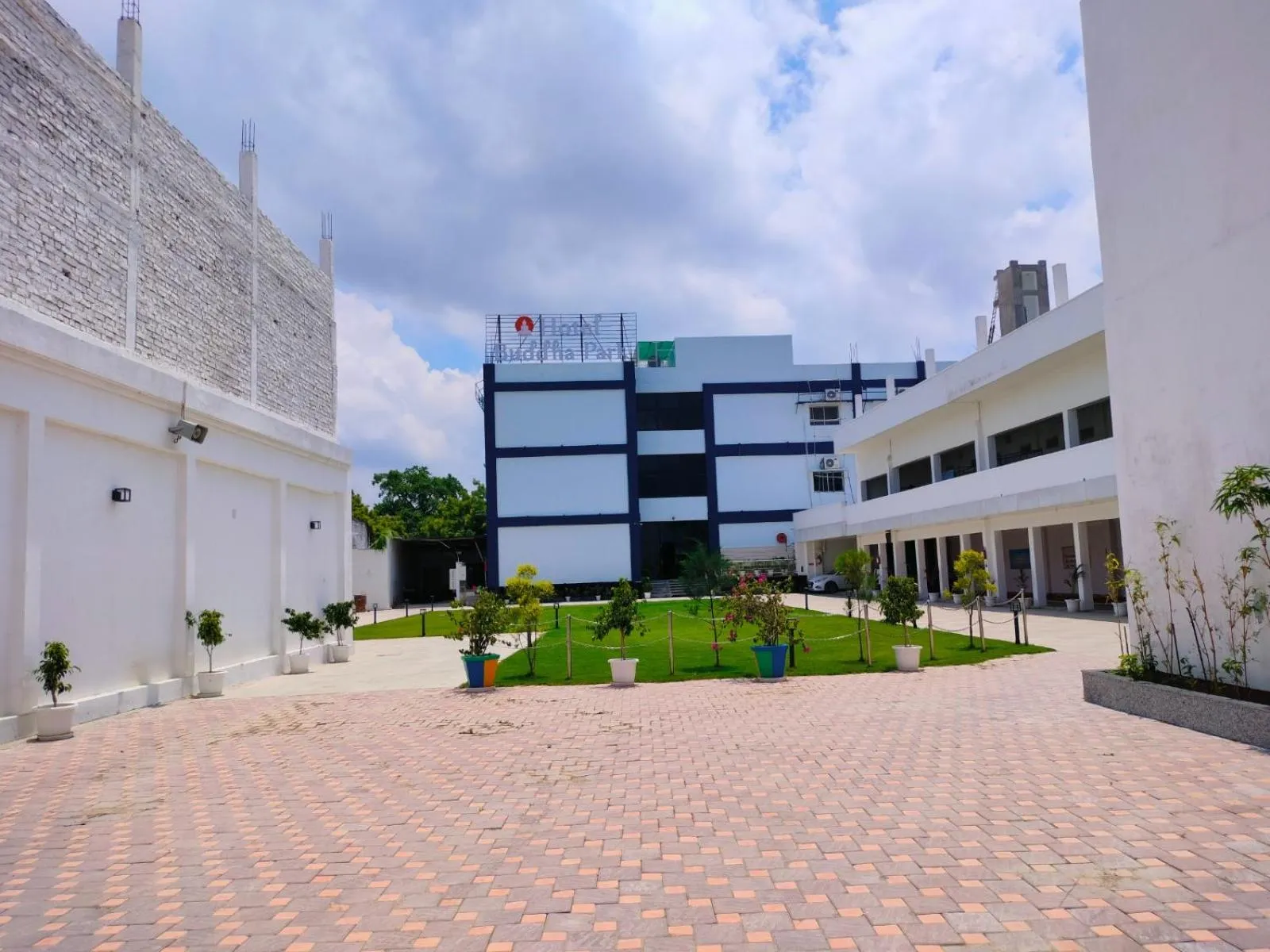 Day in Hotel Buddha Park near Sarnath, Varanasi