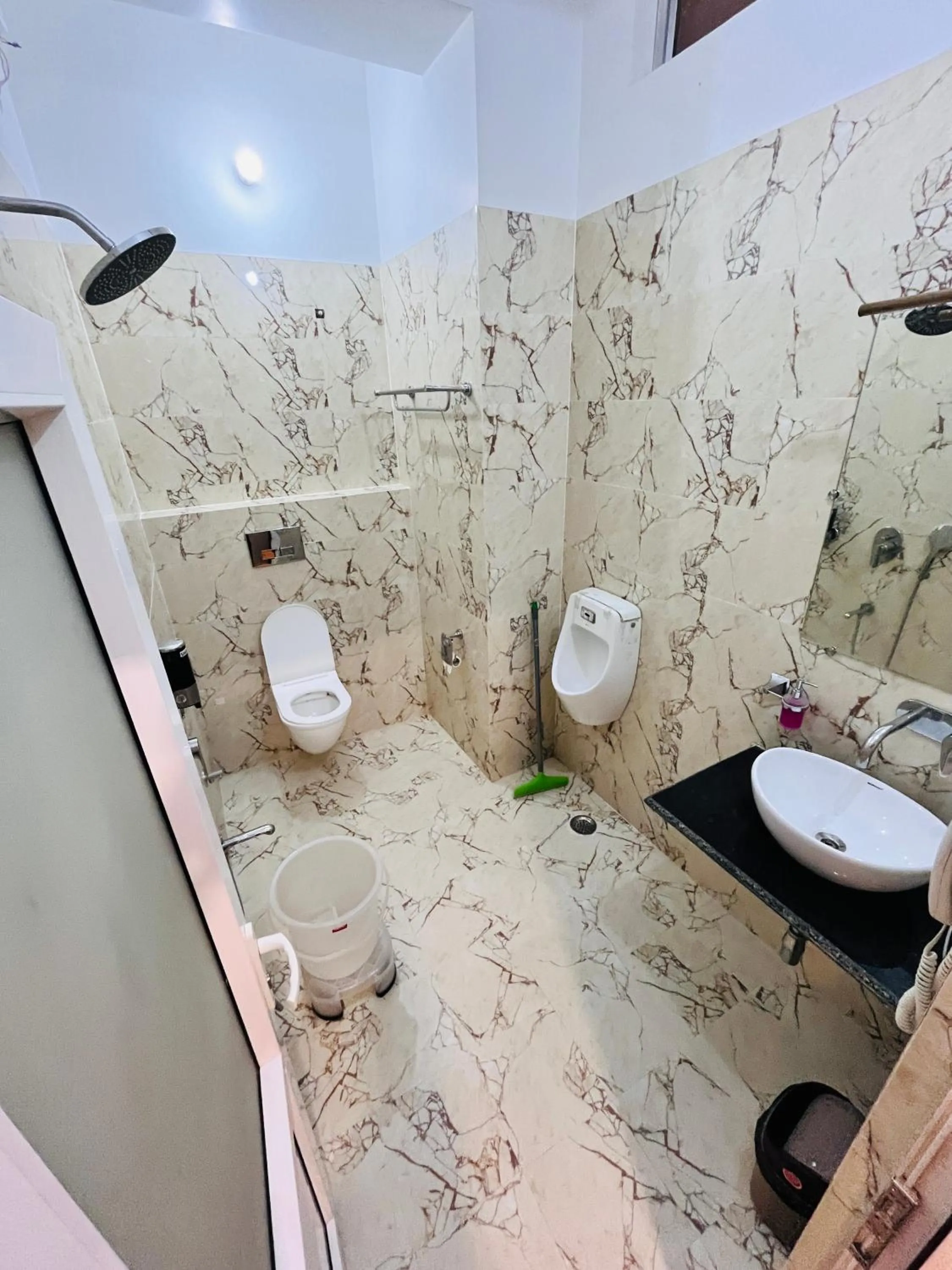 Bathroom in Hotel Buddha Park near Sarnath, Varanasi