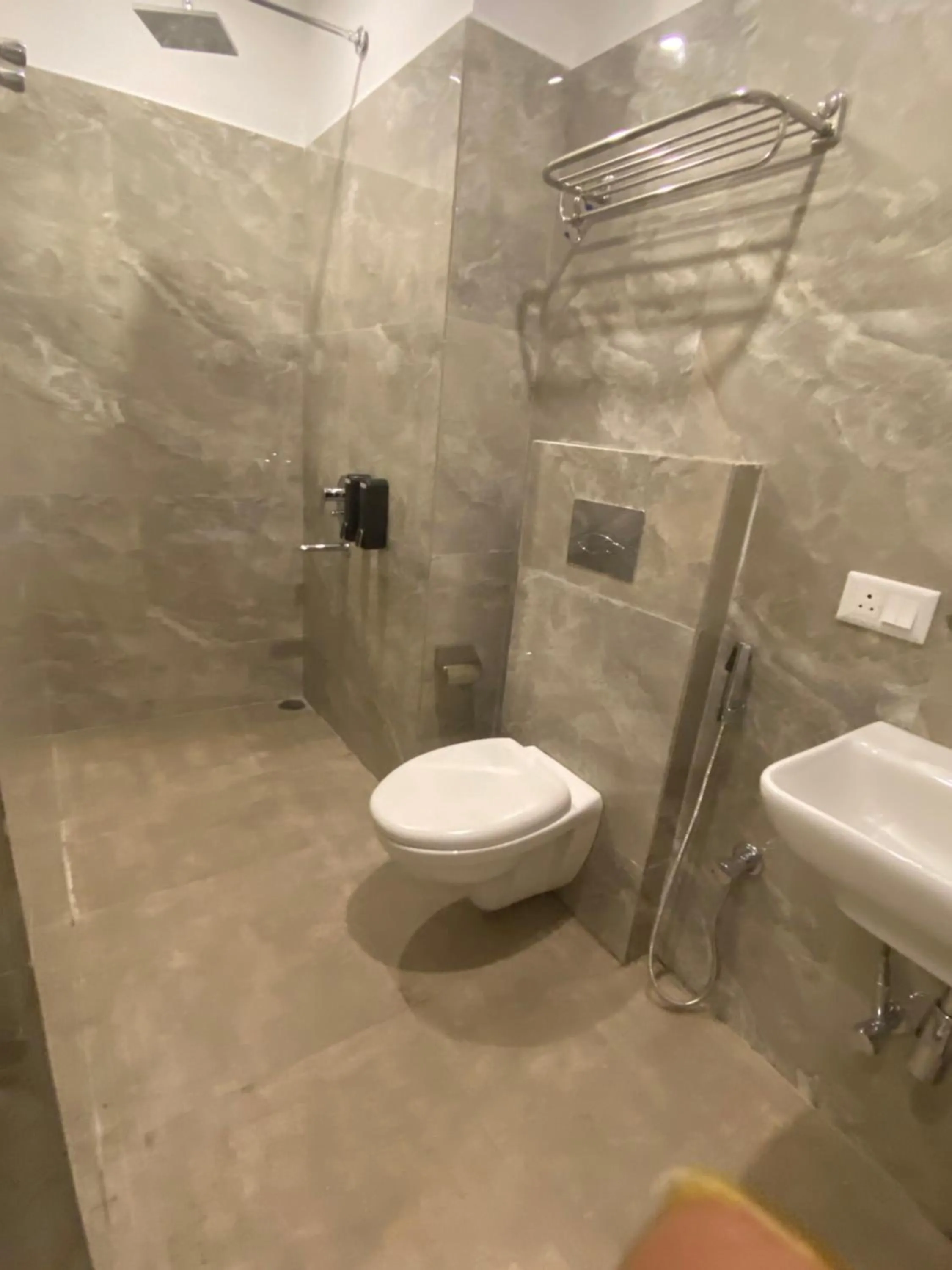 Shower in HOTEL ABODE